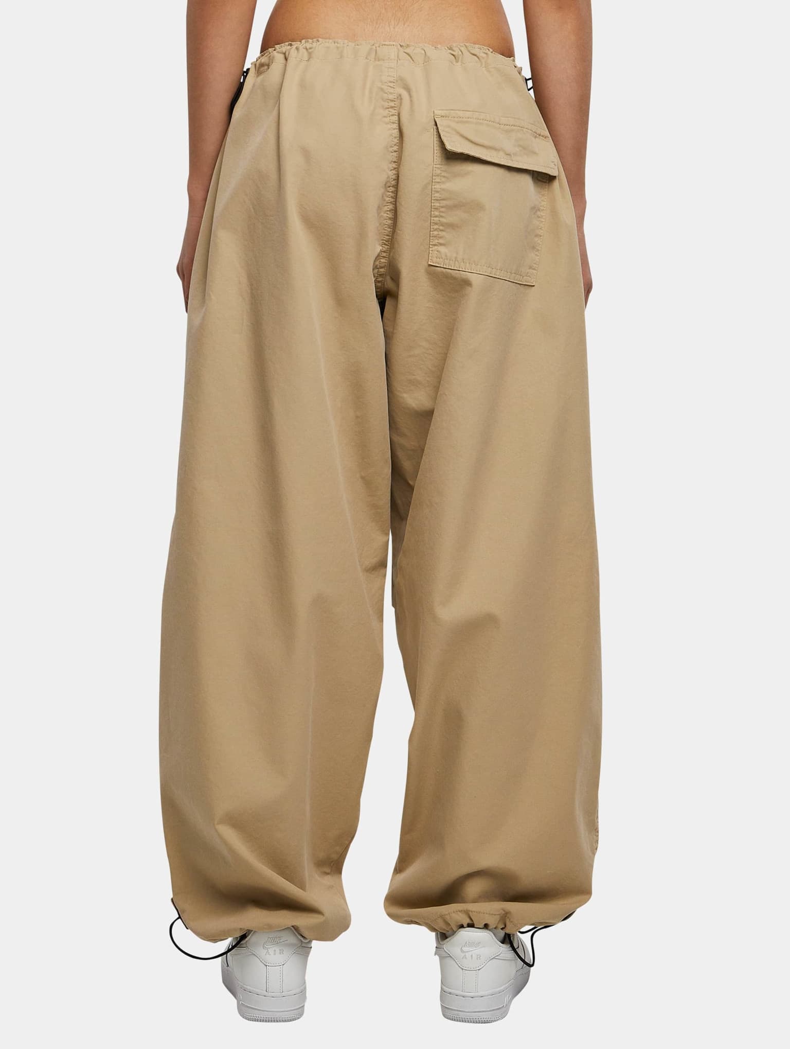Urban Classics Ladies Cotton Parachute Pants – Bild 2