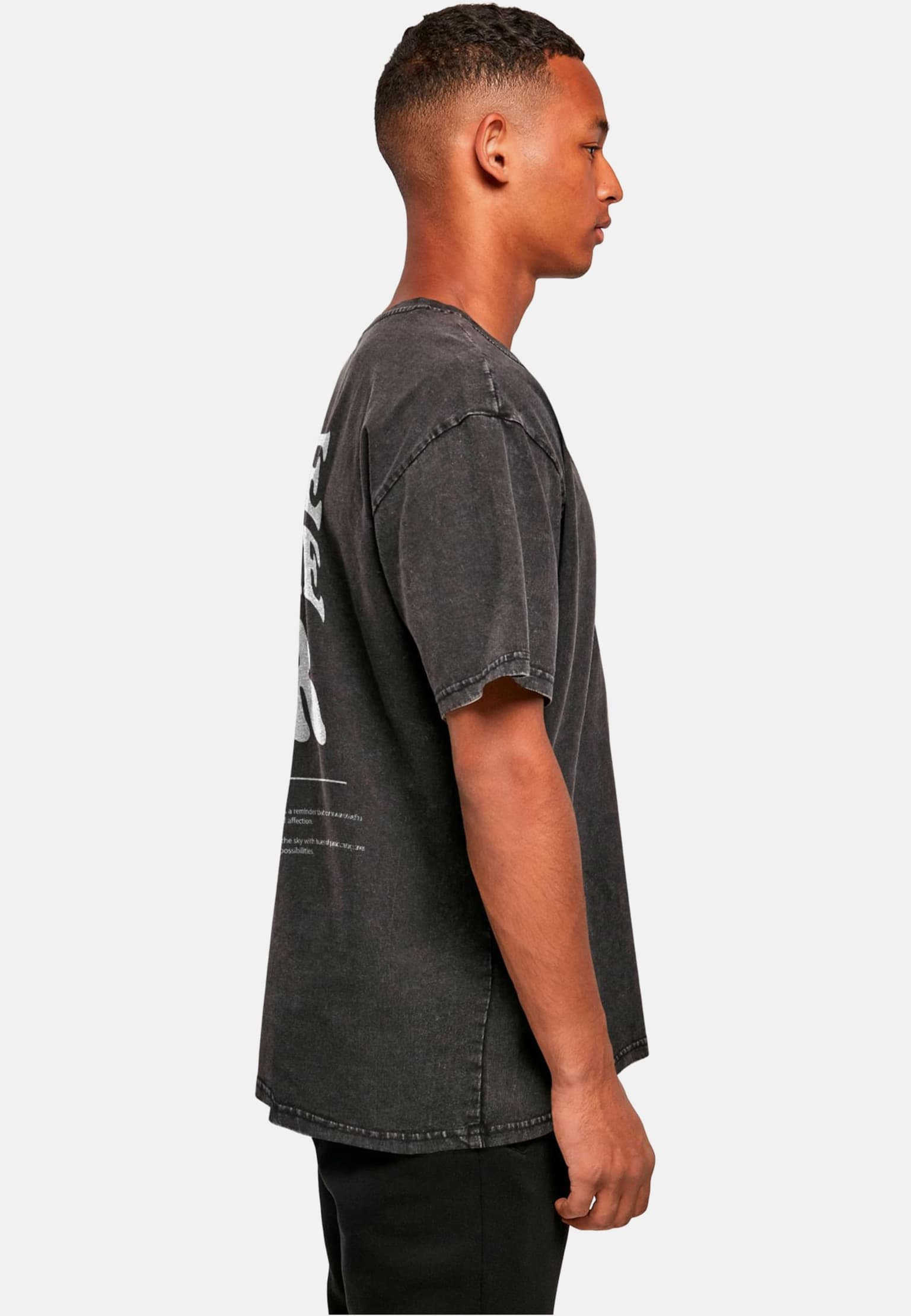 Merchcode Love In The Air Acid Washed Heavy Oversize Tee – Bild 3