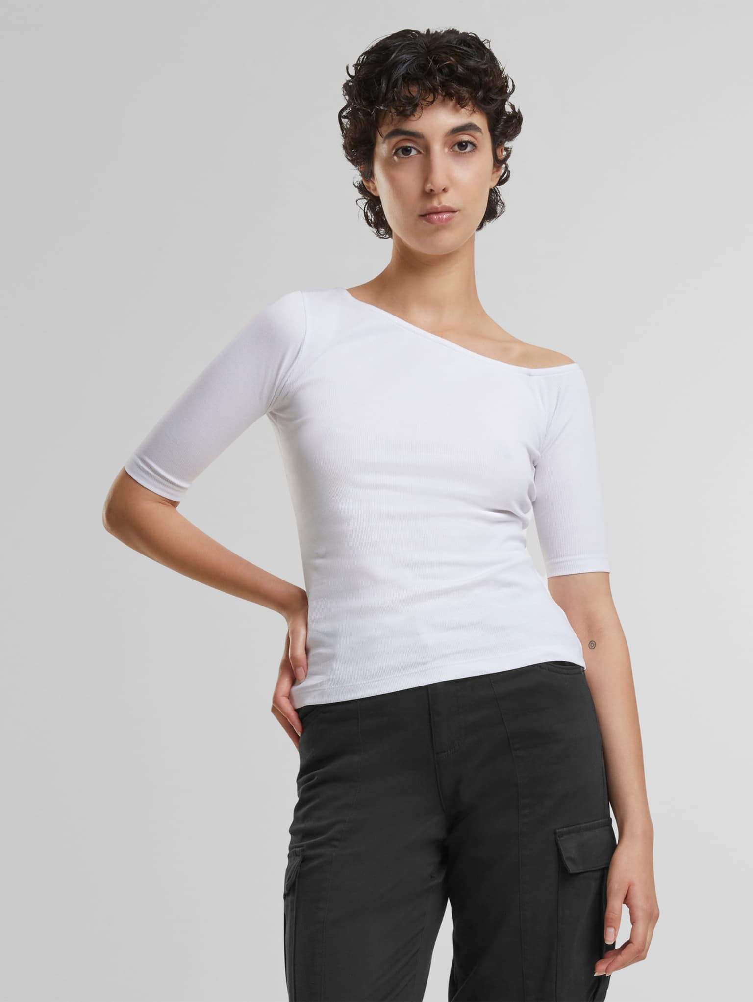 Urban Classics Ladies Essentials Asymmetric Rib Tee 2-Pack – Bild 2