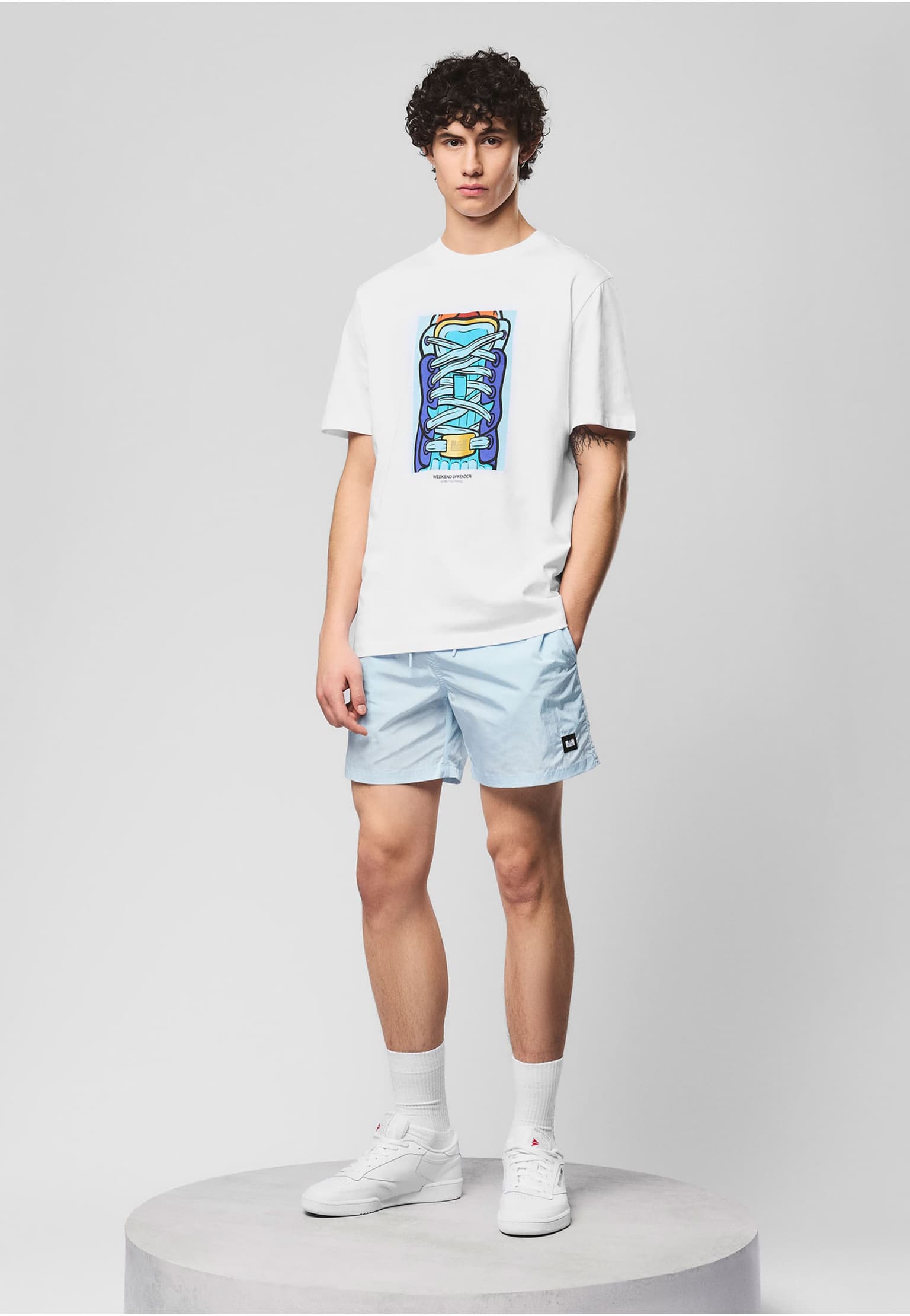 Weekend Offender LACES GRAPHIC TEE – Bild 3