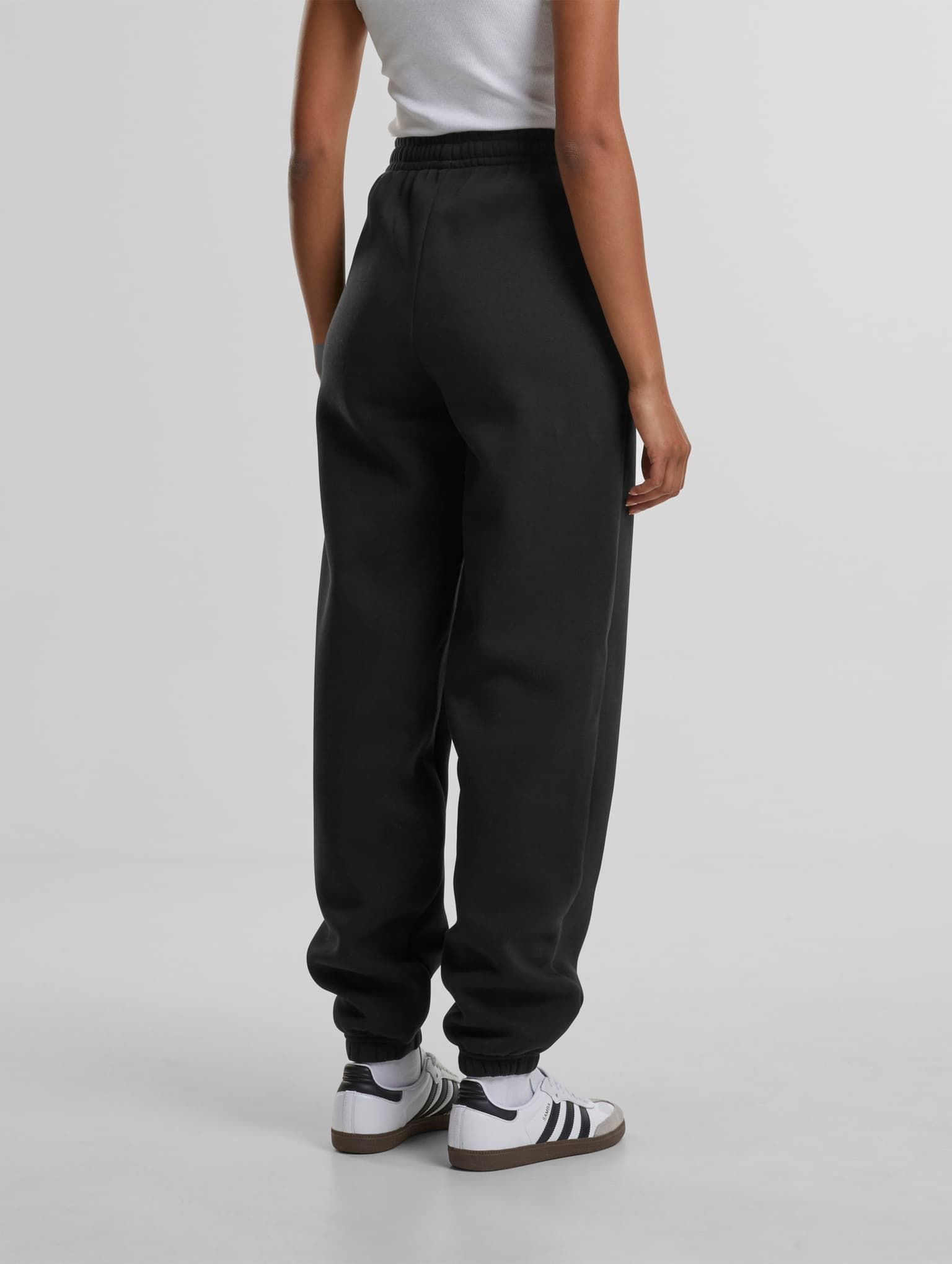 Urban Classics Ladies Fluffy Jogginghose – Bild 2