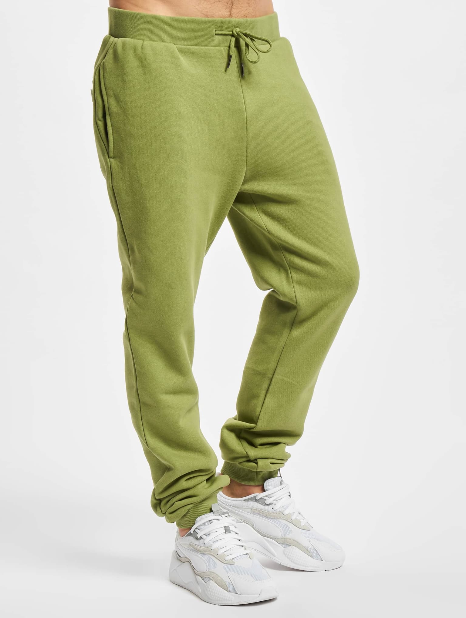 Urban Classics Essentials Basic Sweatpants – Bild 3