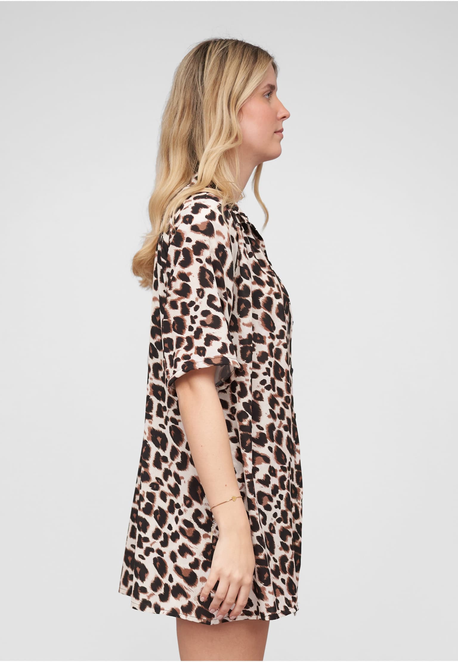 Cloud5ive Set Blouse and Short – Bild 4