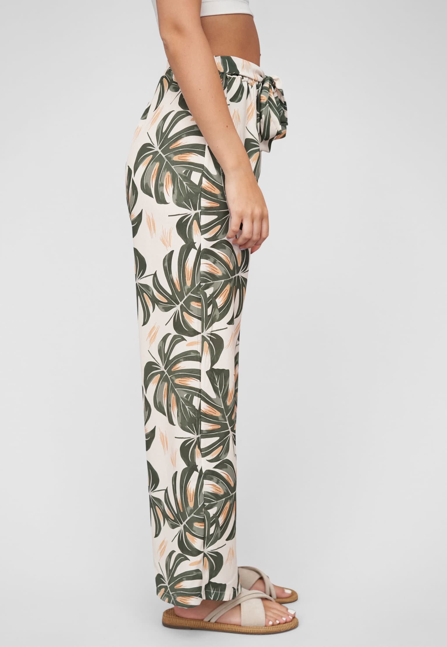 Cloud5ive Summer Pants with palm print and tie belt – Bild 4
