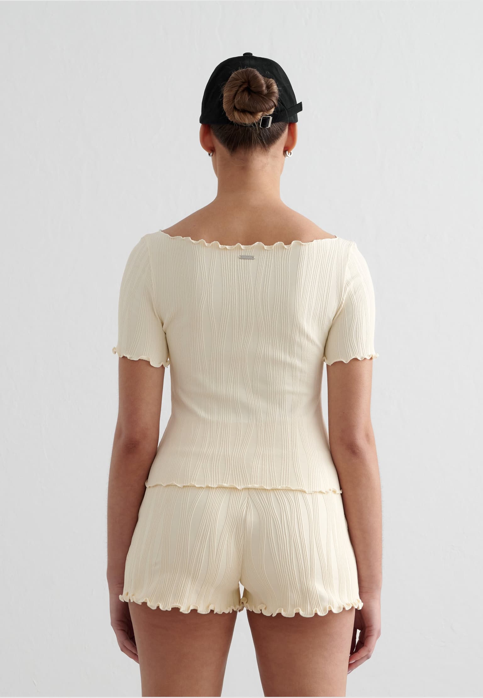 aimn Tulip Short Sleeve Top – Bild 2