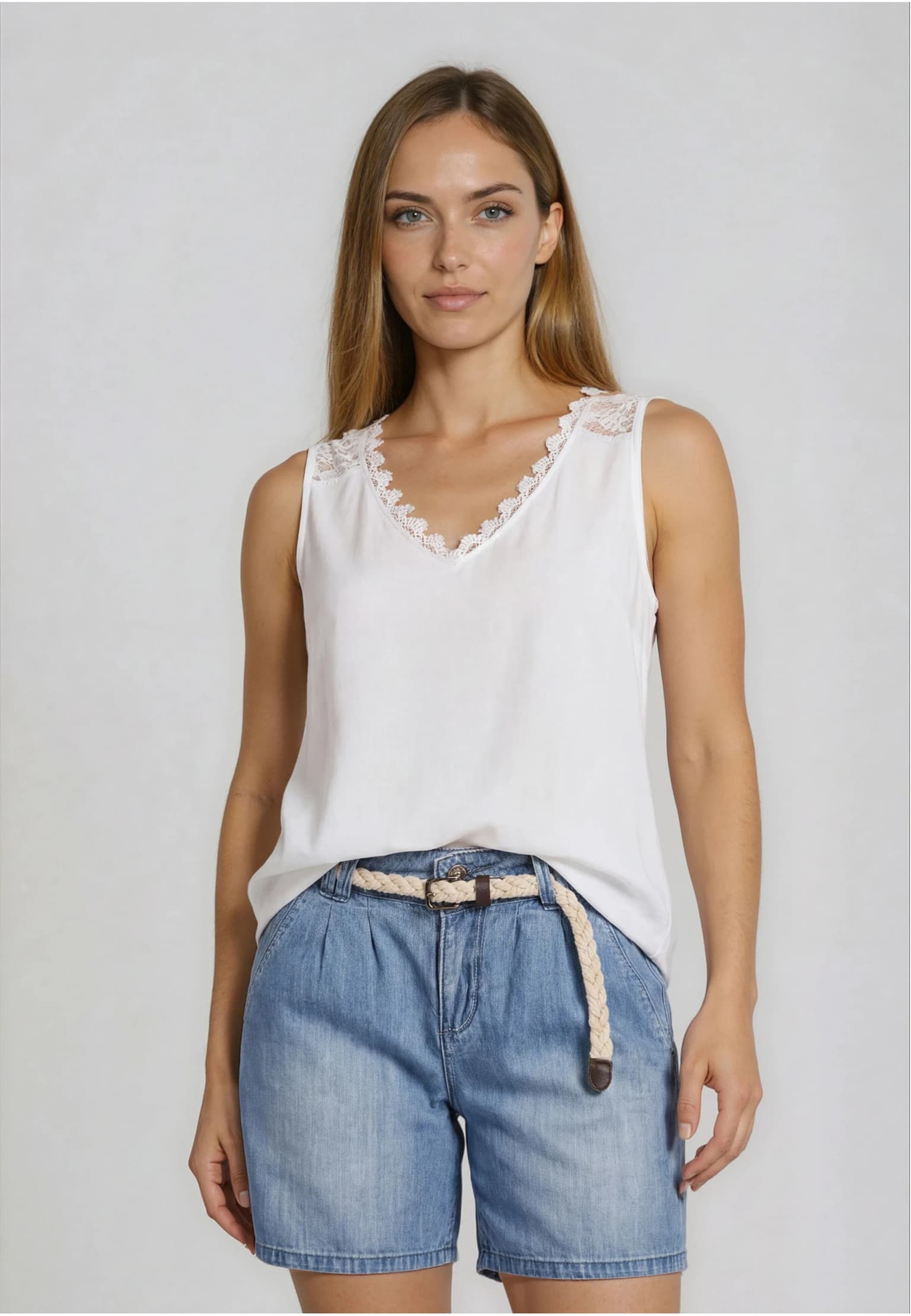 Cloud5ive Musselin Top mit Spitzeneinsatz – Bild 2