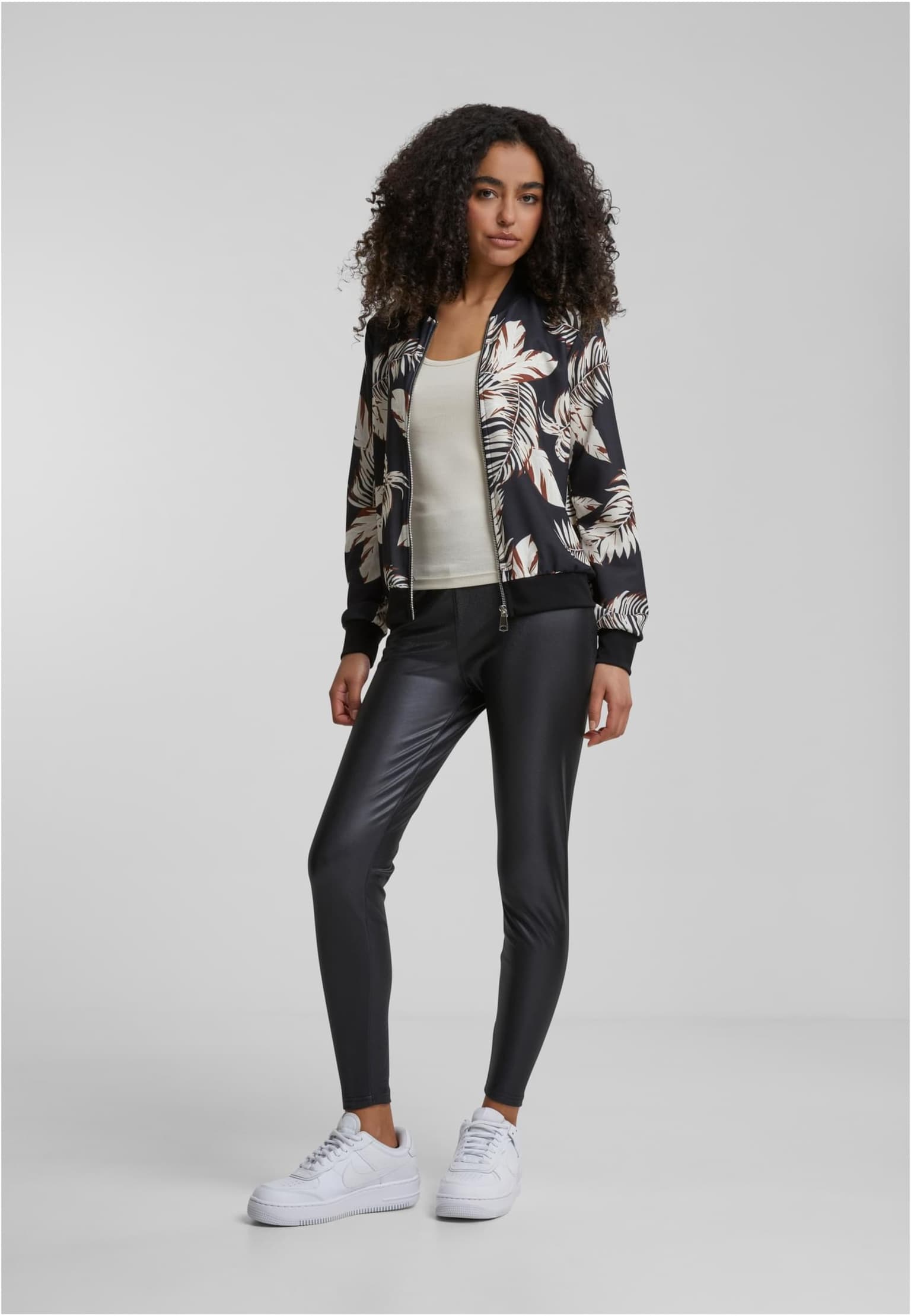 Cloud5ive Damen Blouson Bomberjacke mit Blätter Print – Bild 4
