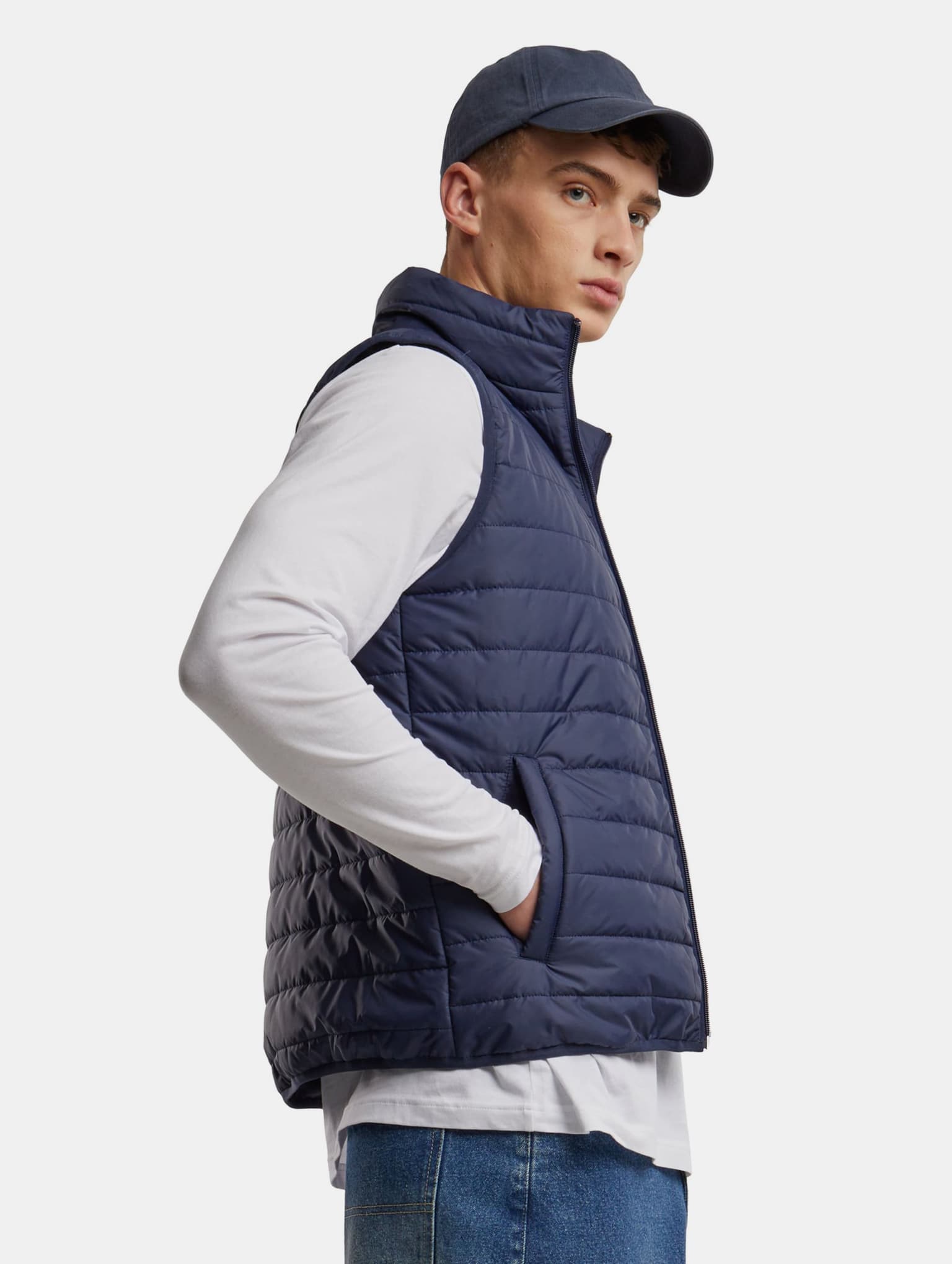 Urban Classics Basic Light Weigh Weste – Bild 3