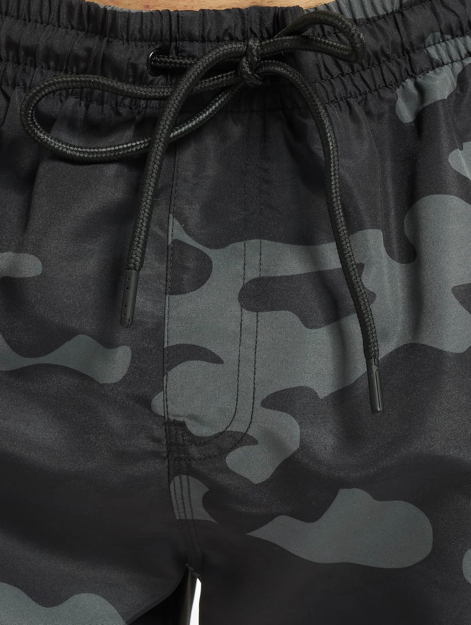 Urban Classics Camo Swim Short – Bild 4