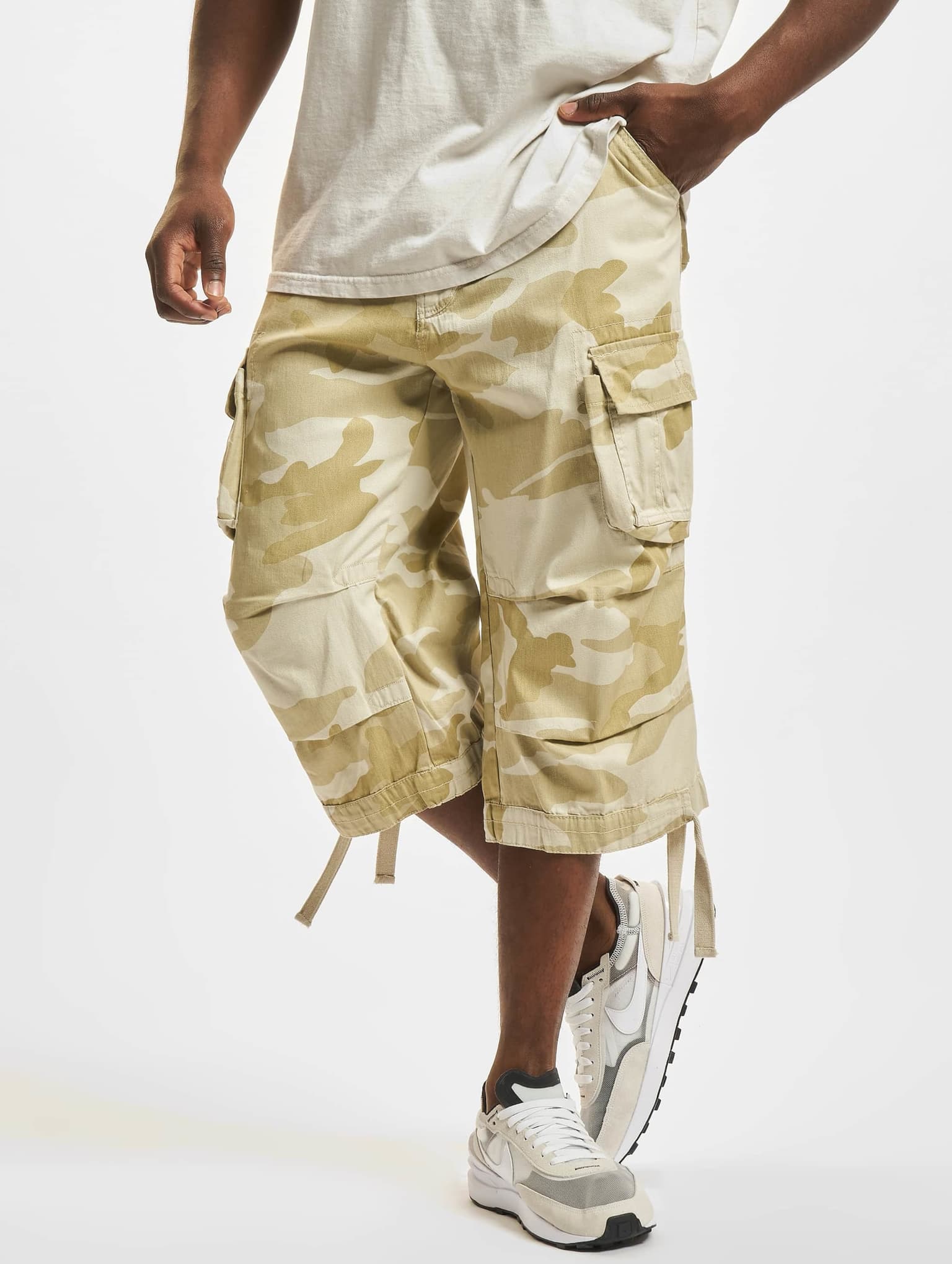 Brandit Urban Legend Cargo 3/4 Short