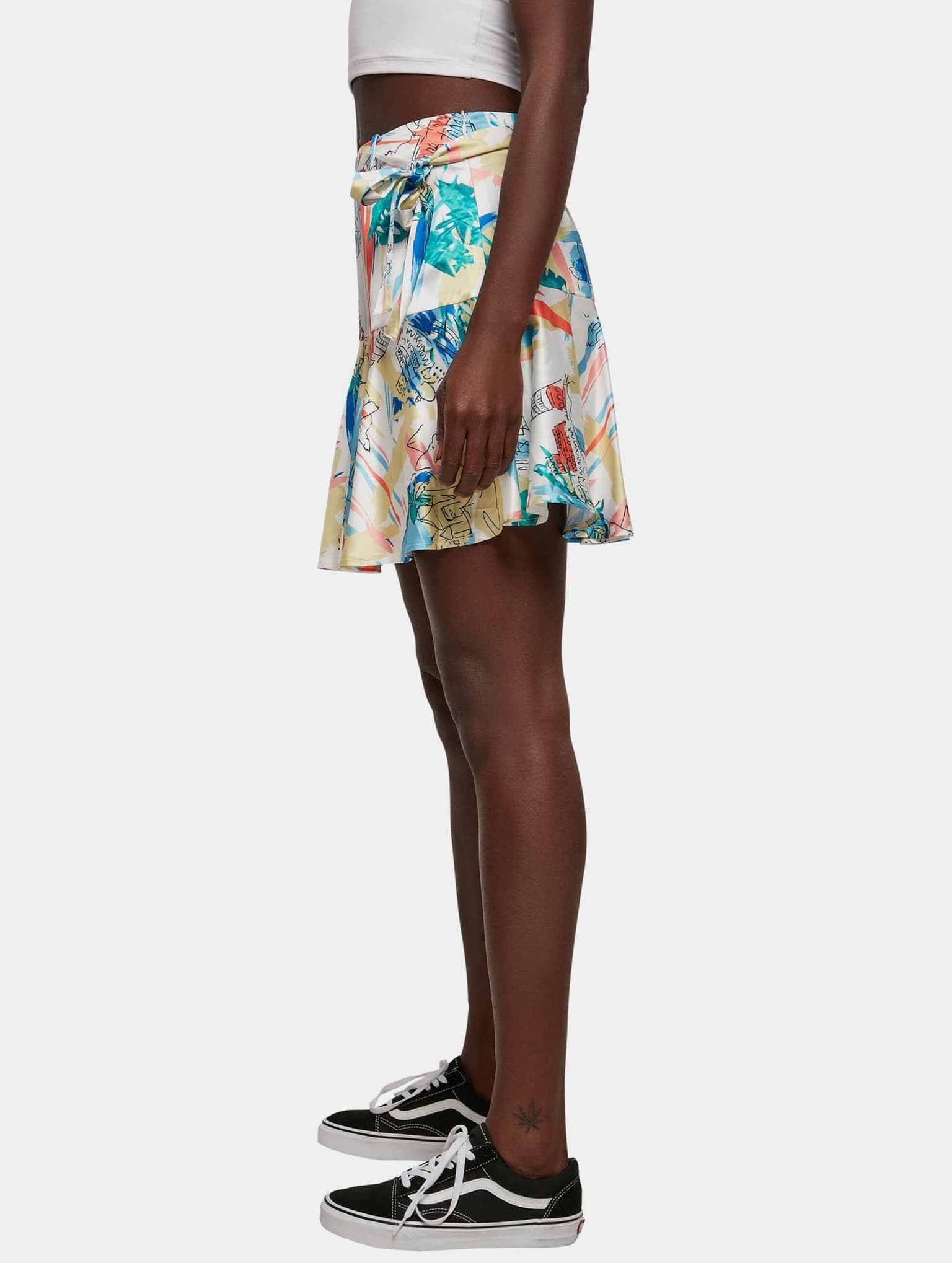 Urban Classics Ladies AOP Satin Mini Skirt – Bild 3