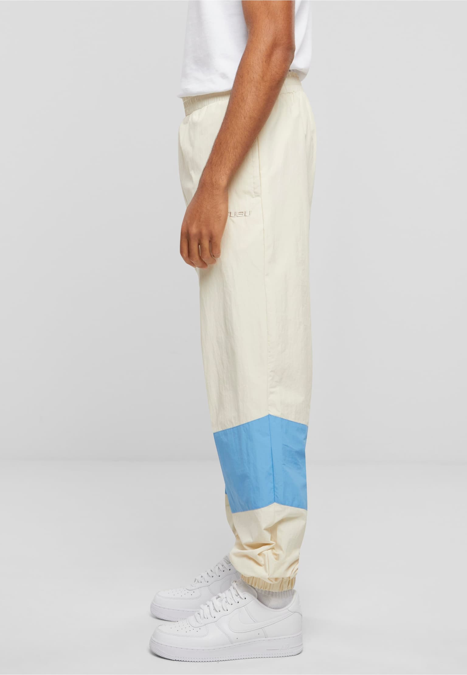 FM241-010-2 Fubu Corporate Block Track Pants – Bild 3