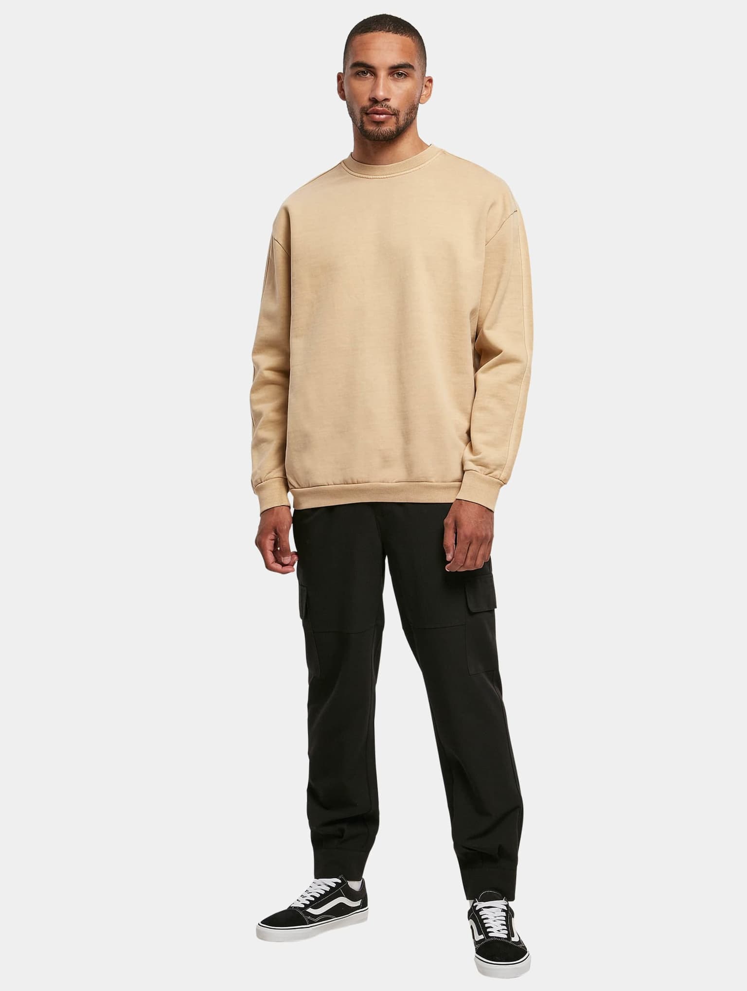 Urban Classics Heavy Terry Garment Dye Crew – Bild 4
