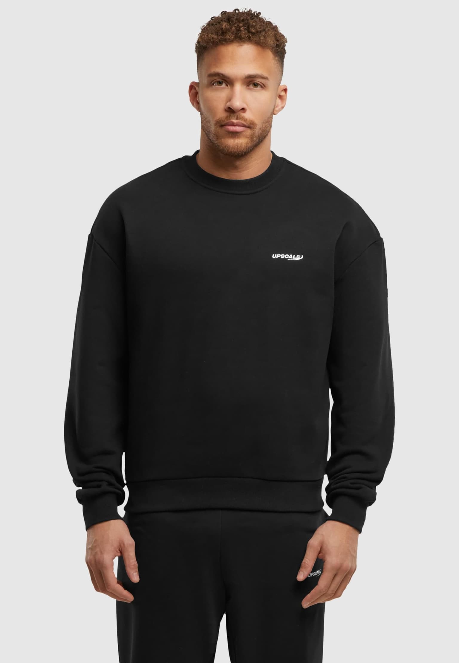 Mister Tee Upscale Core EMB Oversize Crewneck – Bild 3
