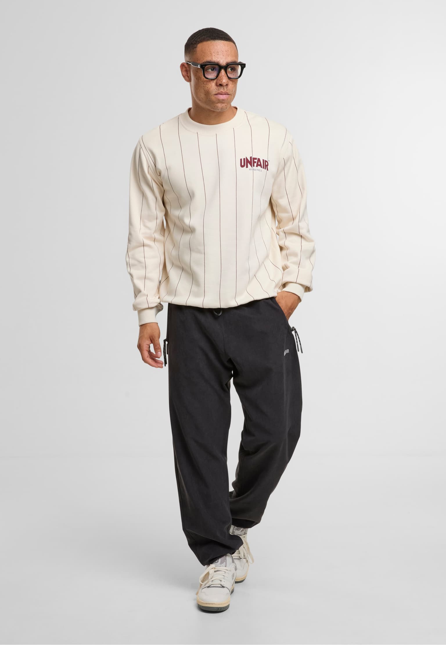 UNFAIR ATHLETICS Classic Label Pinstripes Crewneck – Bild 3