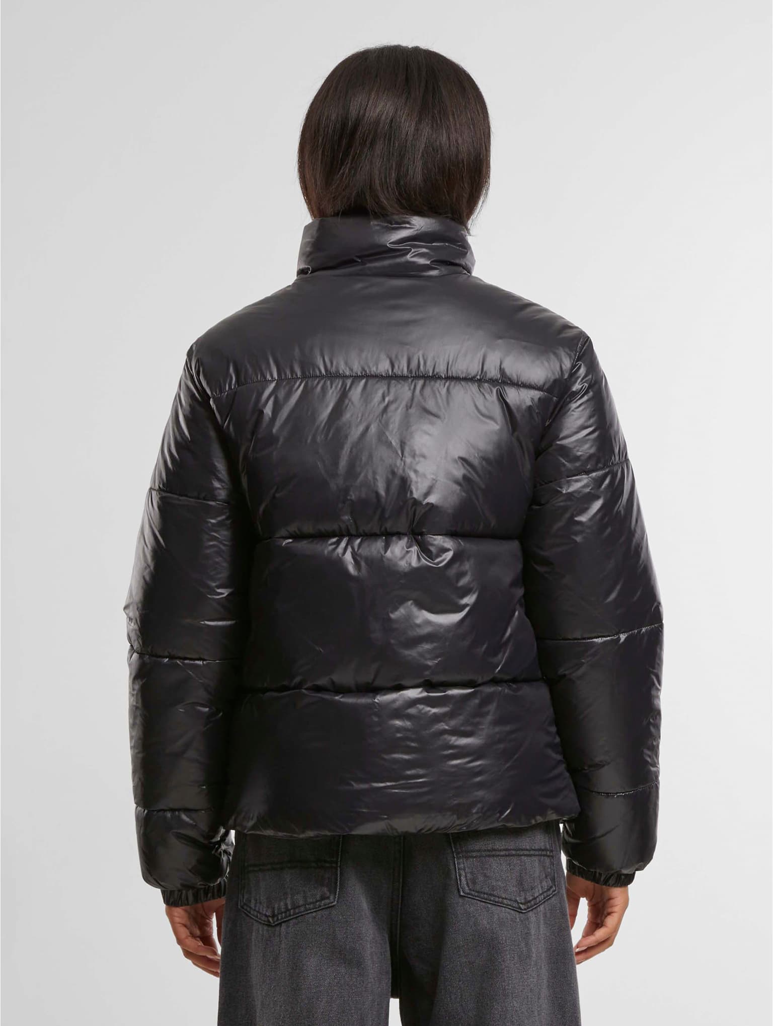 Urban Classics Ladies Essentials Short Shiny Puffer Jacket – Bild 2