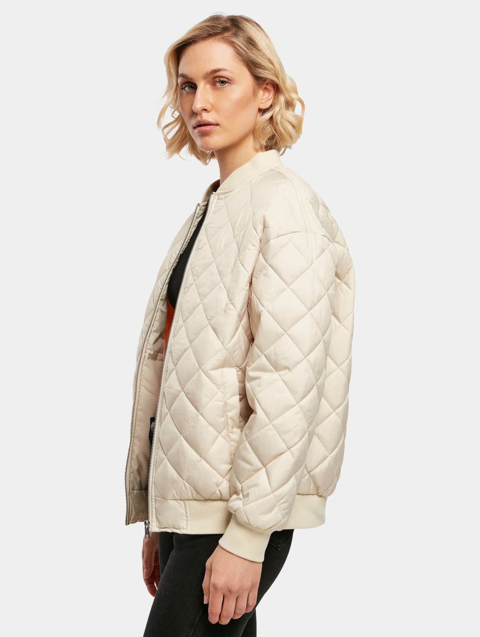 Urban Classics Ladies Oversized Diamond Quilted Bomber Jacket – Bild 3