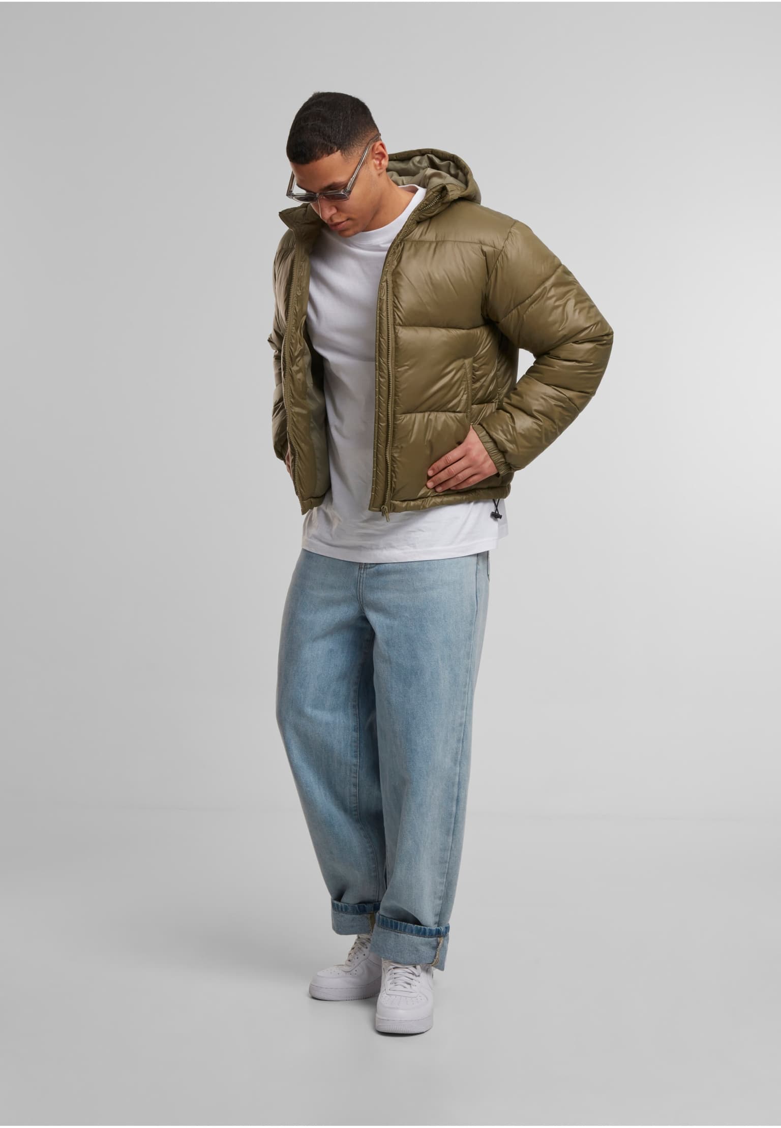 Urban Classics Shiny Puffer Jacket With Hood – Bild 3