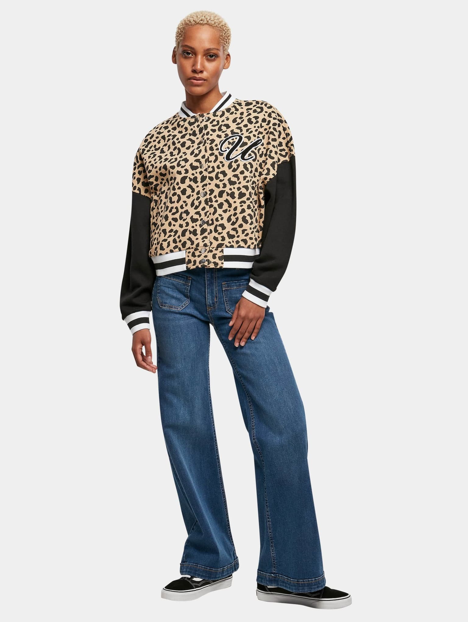 Urban Classics Ladies AOP Oversized College Sweat Jacket – Bild 4