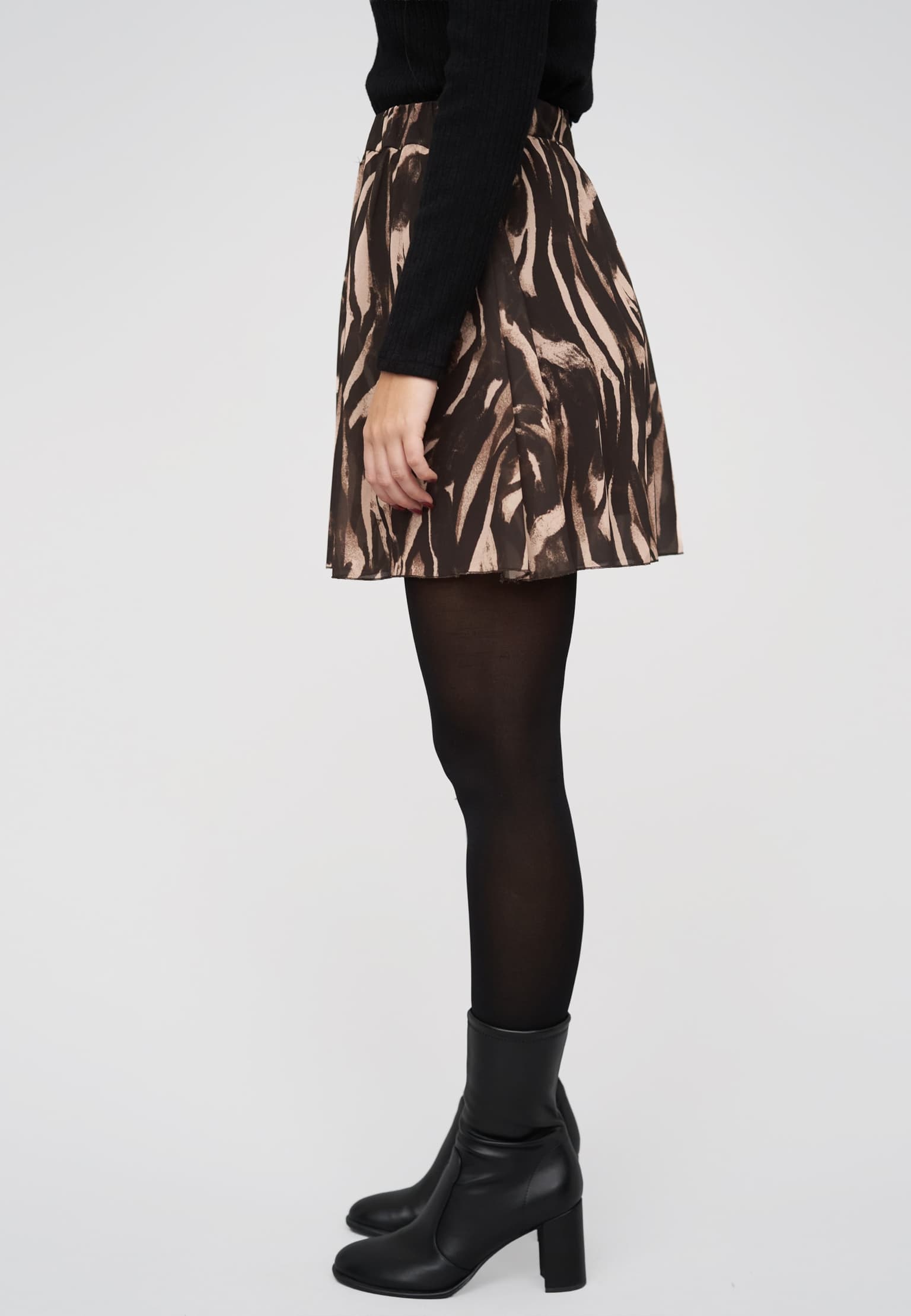 Cloud5ive Mini Skirt with animal print – Bild 3
