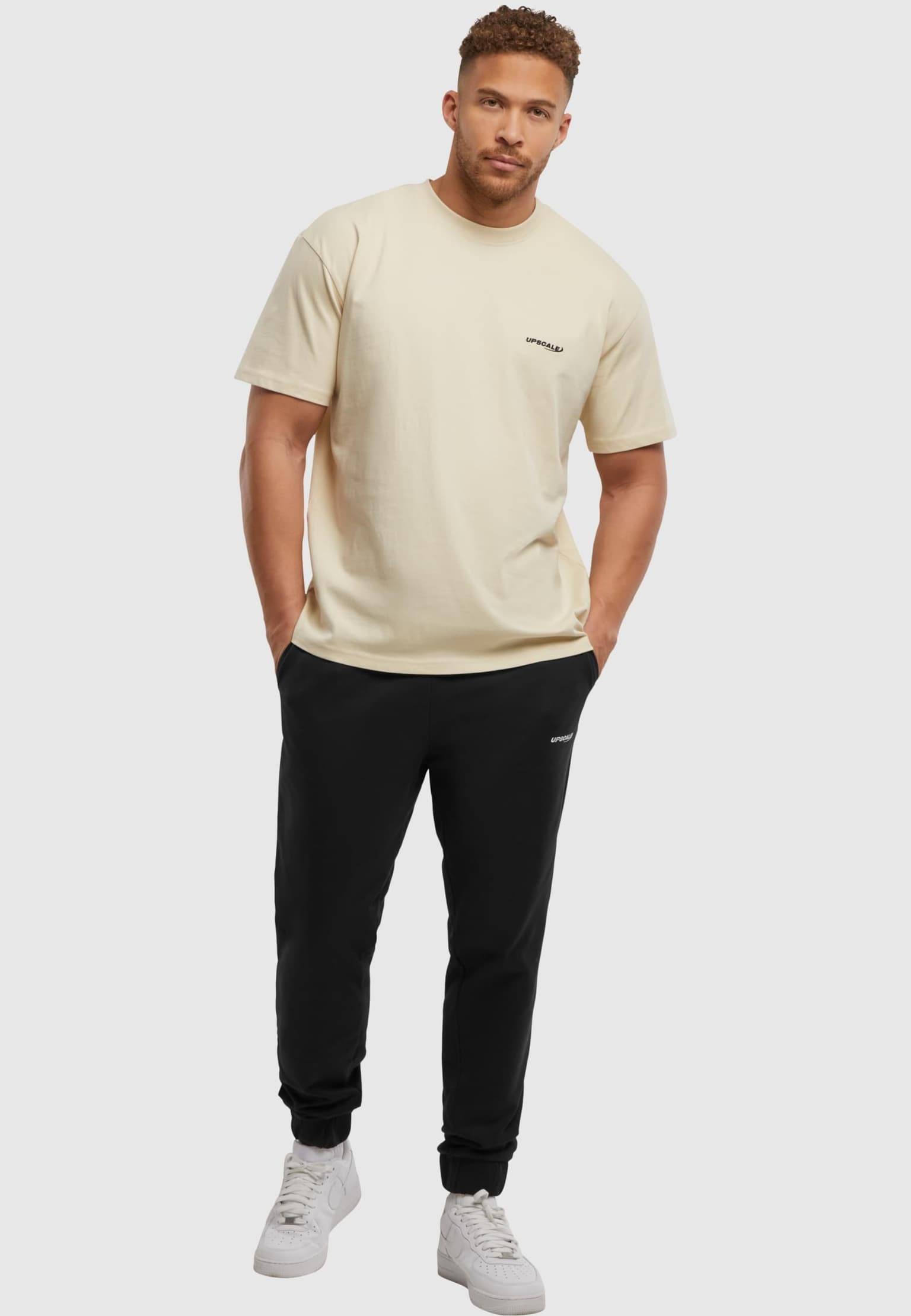 Mister Tee Upscale Core EMB Oversize – Bild 4