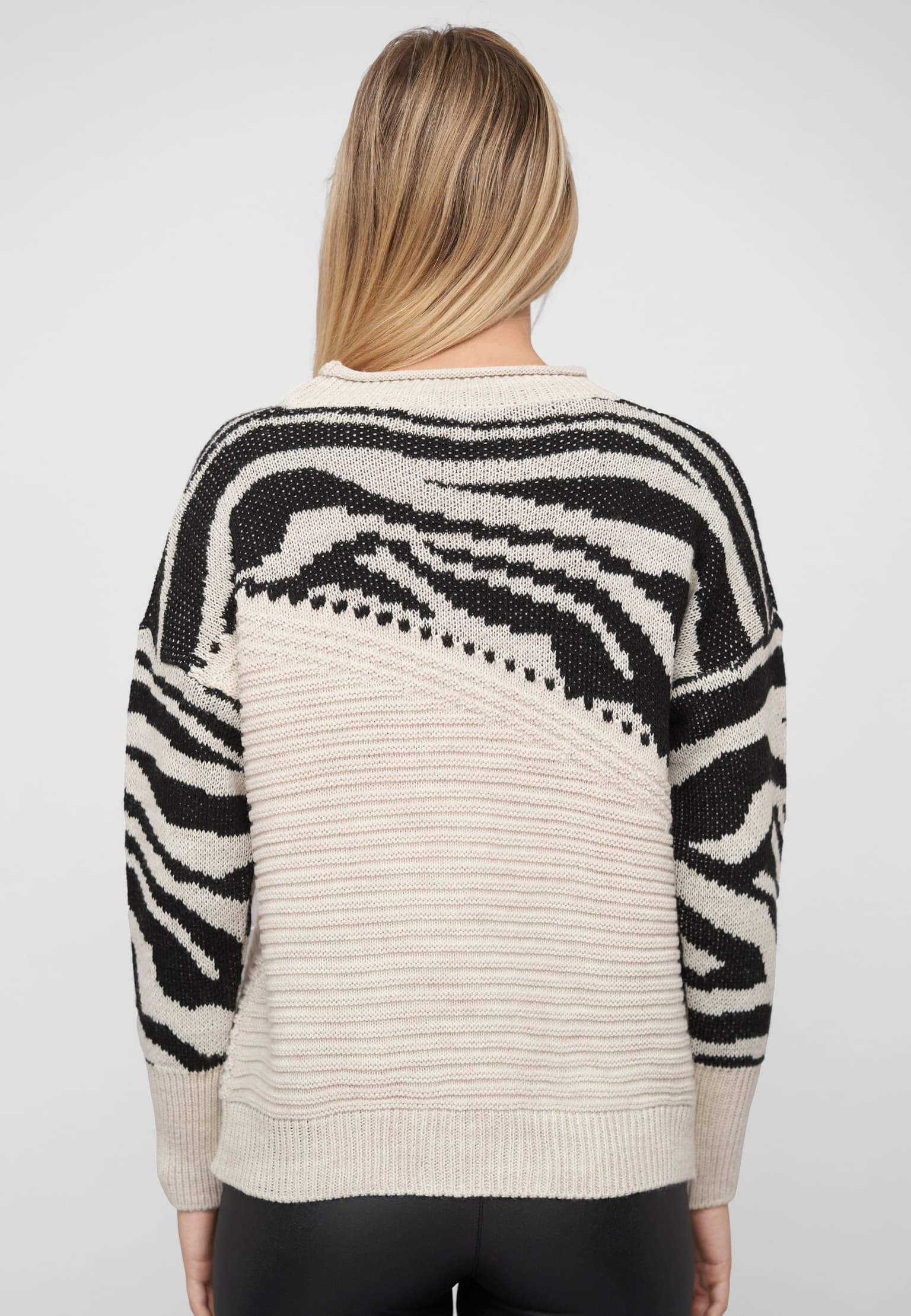 Cloud5ive Knit sweater asymetric – Bild 2