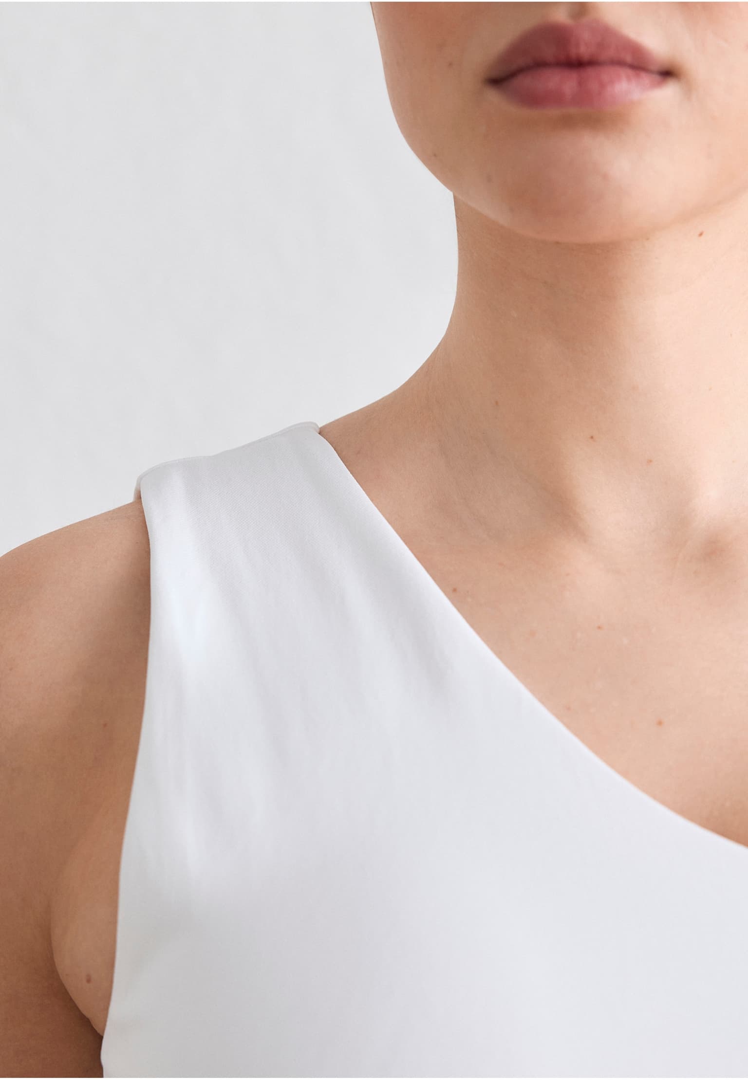 aimn Shape Seamless One Shoulder Bralette – Bild 4
