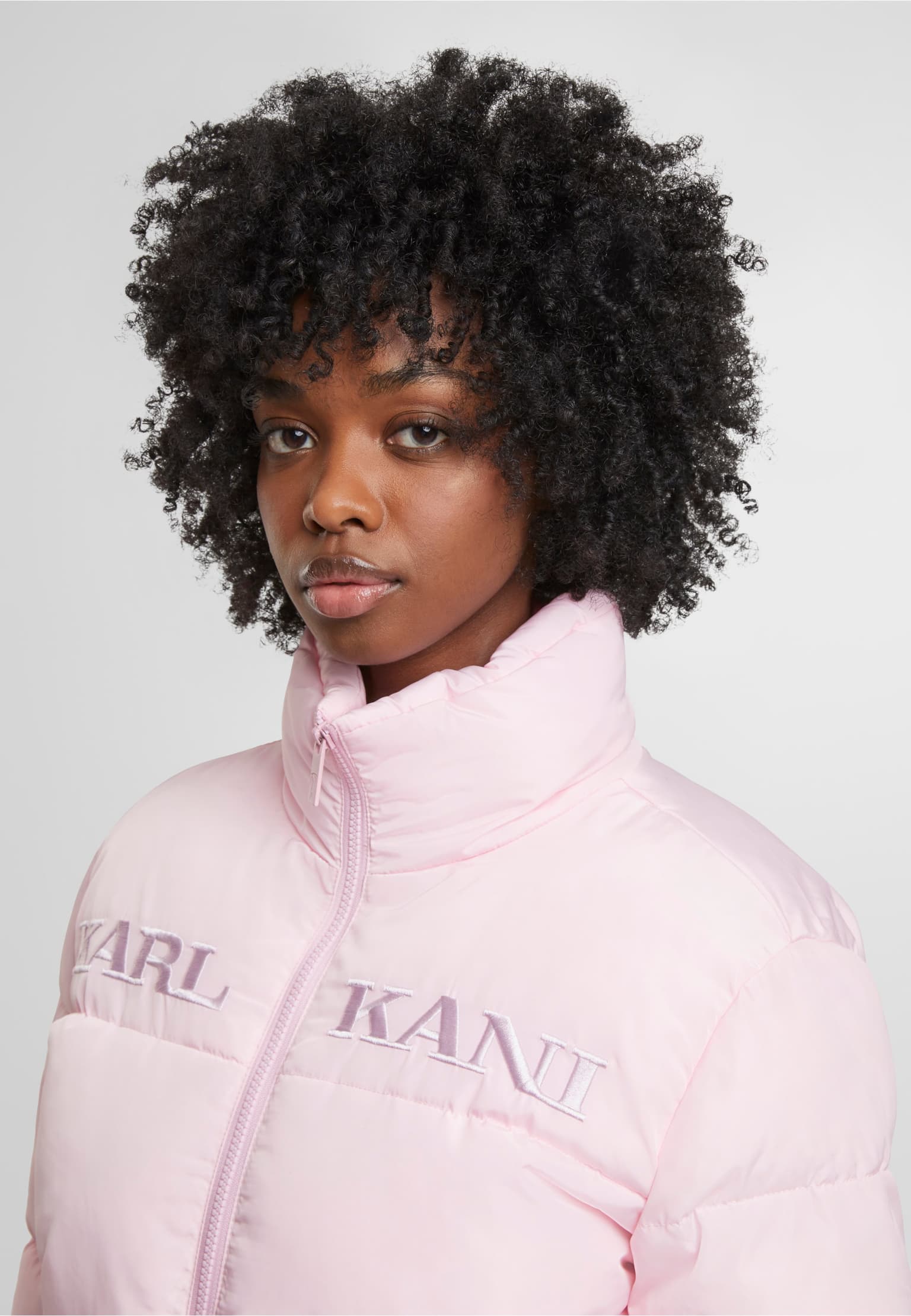 Karl Kani Retro Essential Puffer Jacket – Bild 4