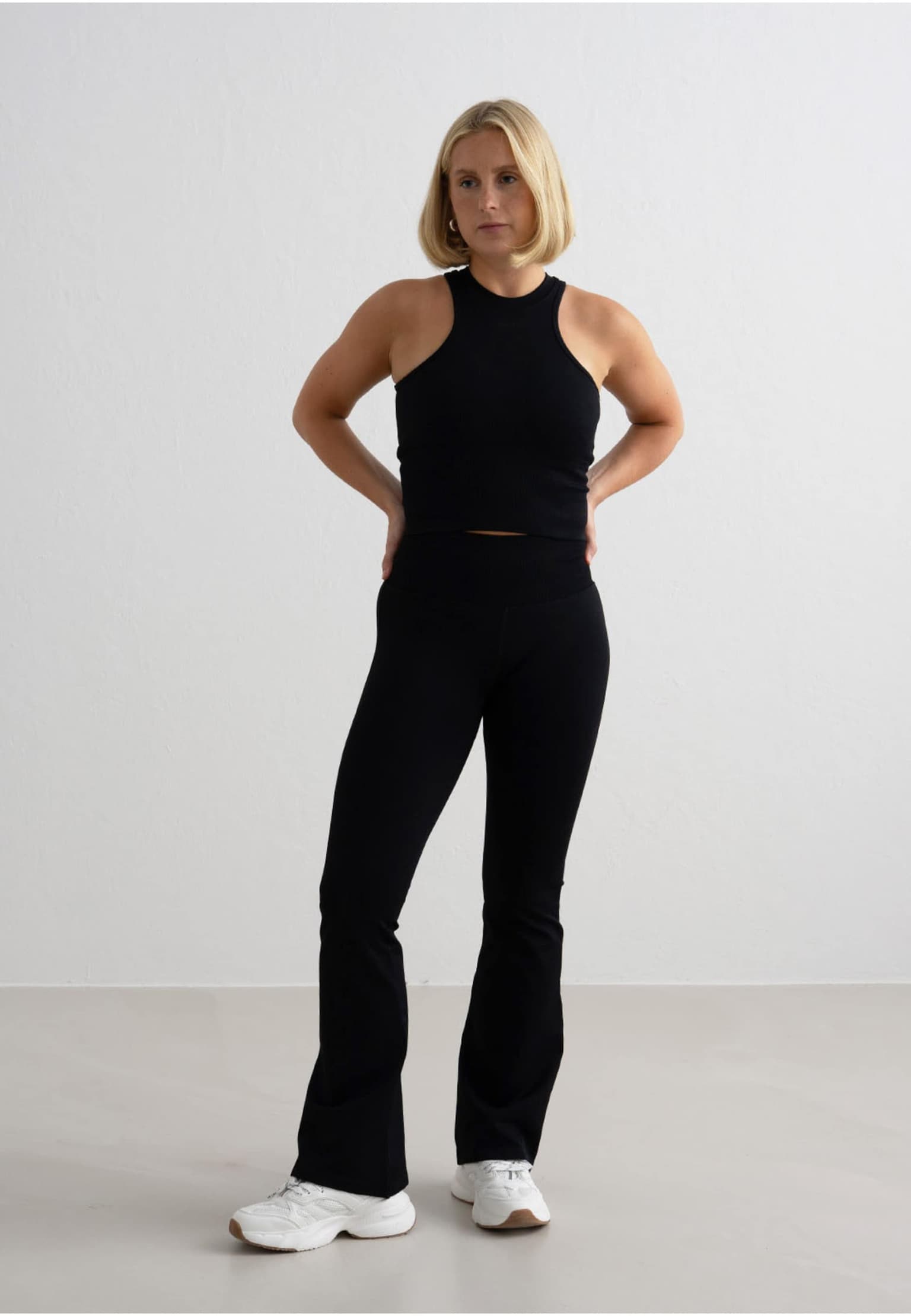 aimn Shape Seamless Flare Petite Tights – Bild 4