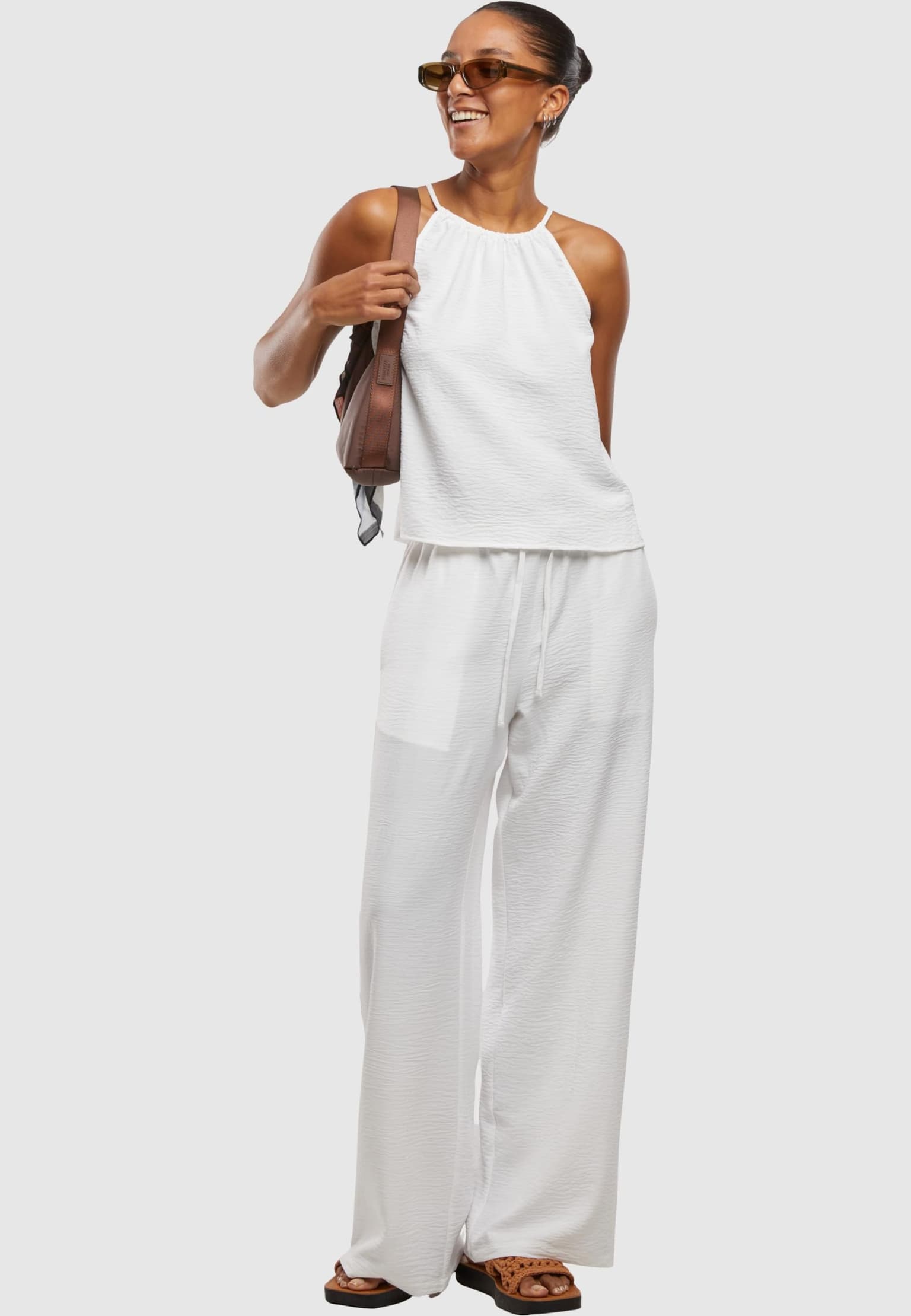 Urban Classics Ladies Structured Wideleg Pants – Bild 4