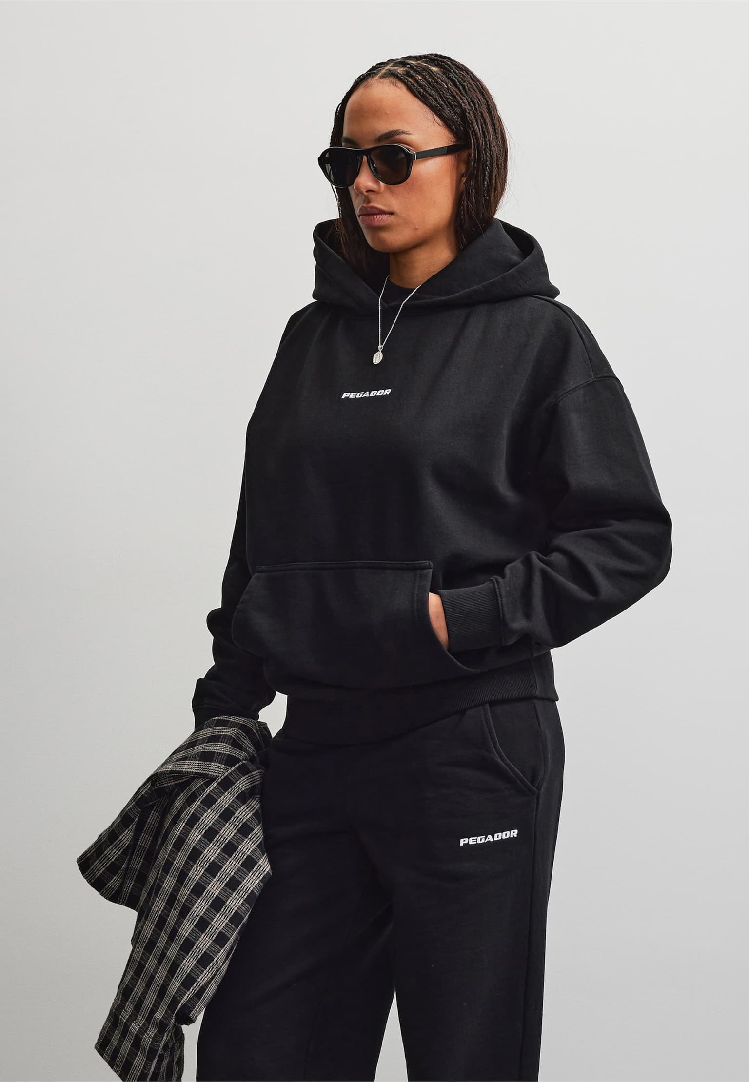 PEGADOR Clarita Logo Oversized Hoodie – Bild 3
