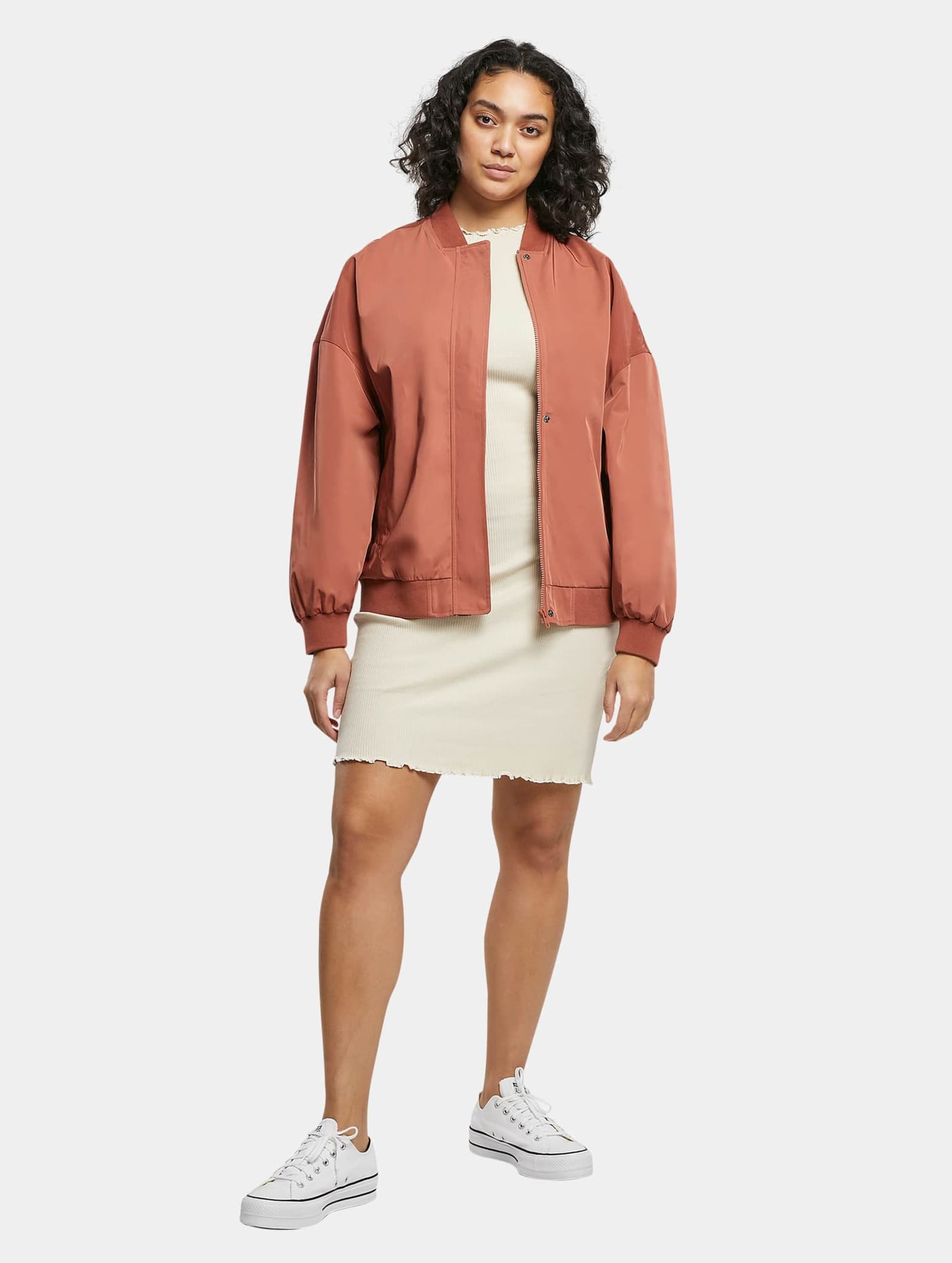 Urban Classics Ladies Essentials Oversized Light Bomber Jacket – Bild 4