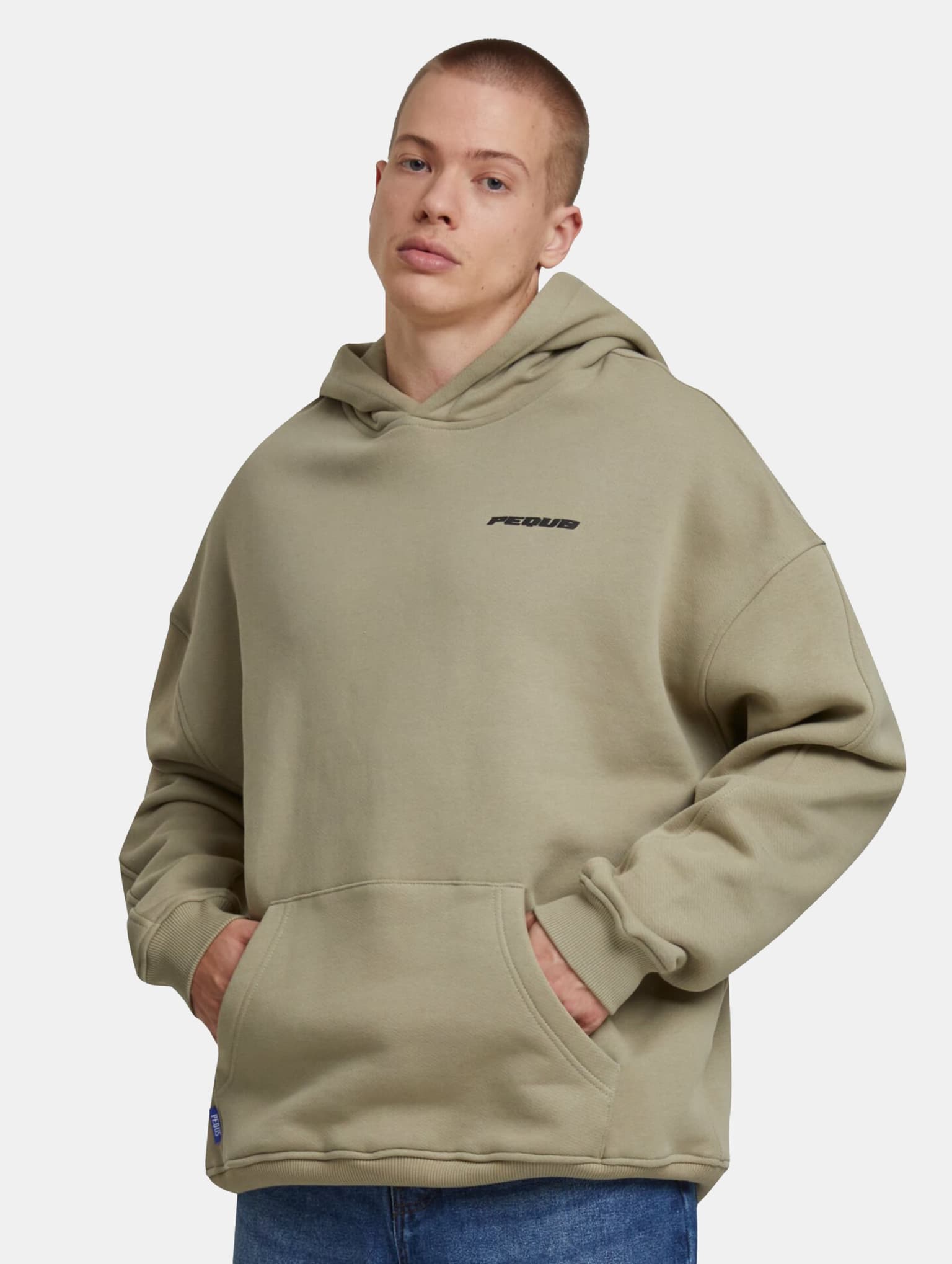 PEQUS Plágia Chest Logo Hoodie