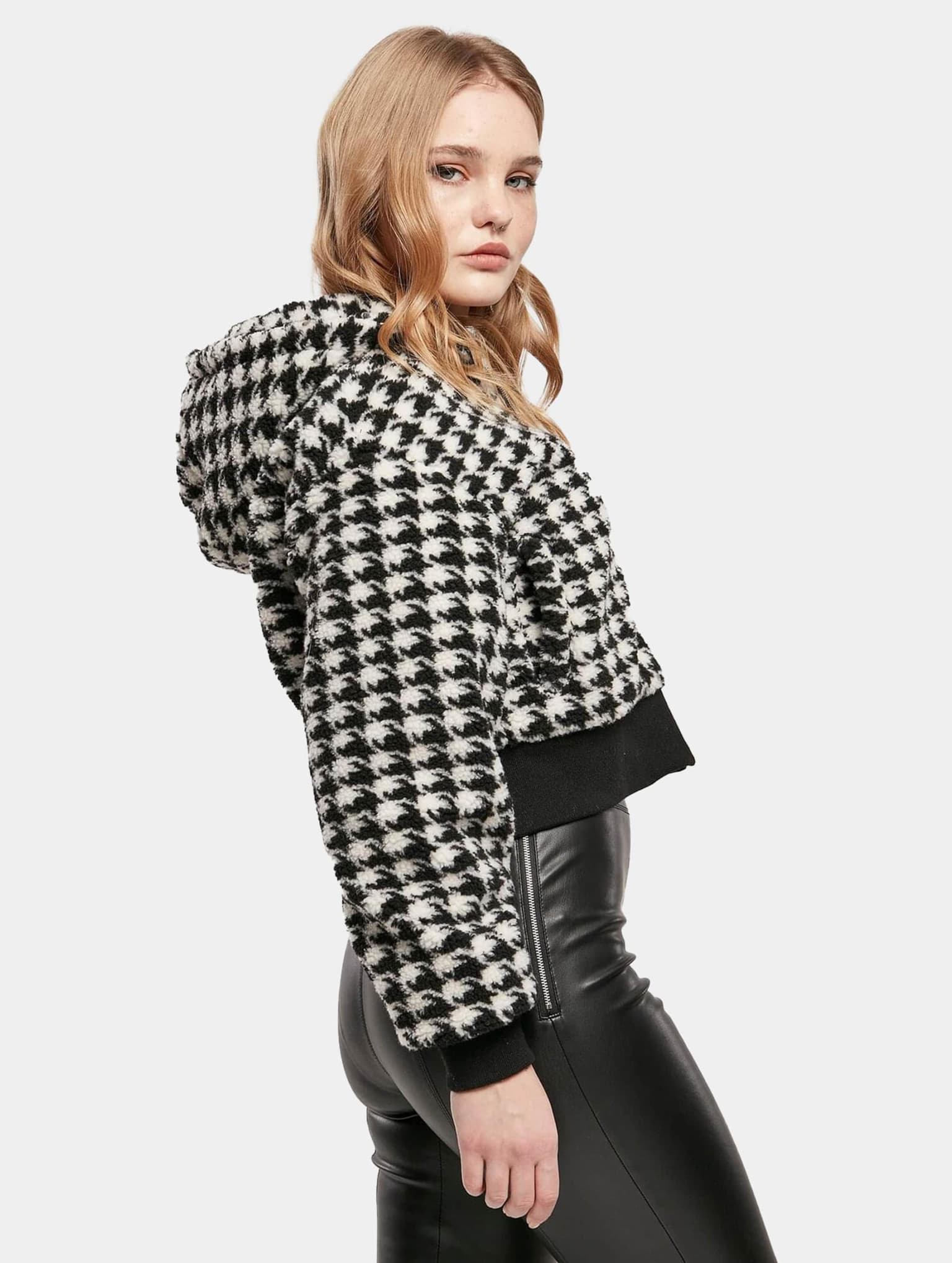 Urban Classics Ladies Short Oversized AOP Sherpa Jacket – Bild 4