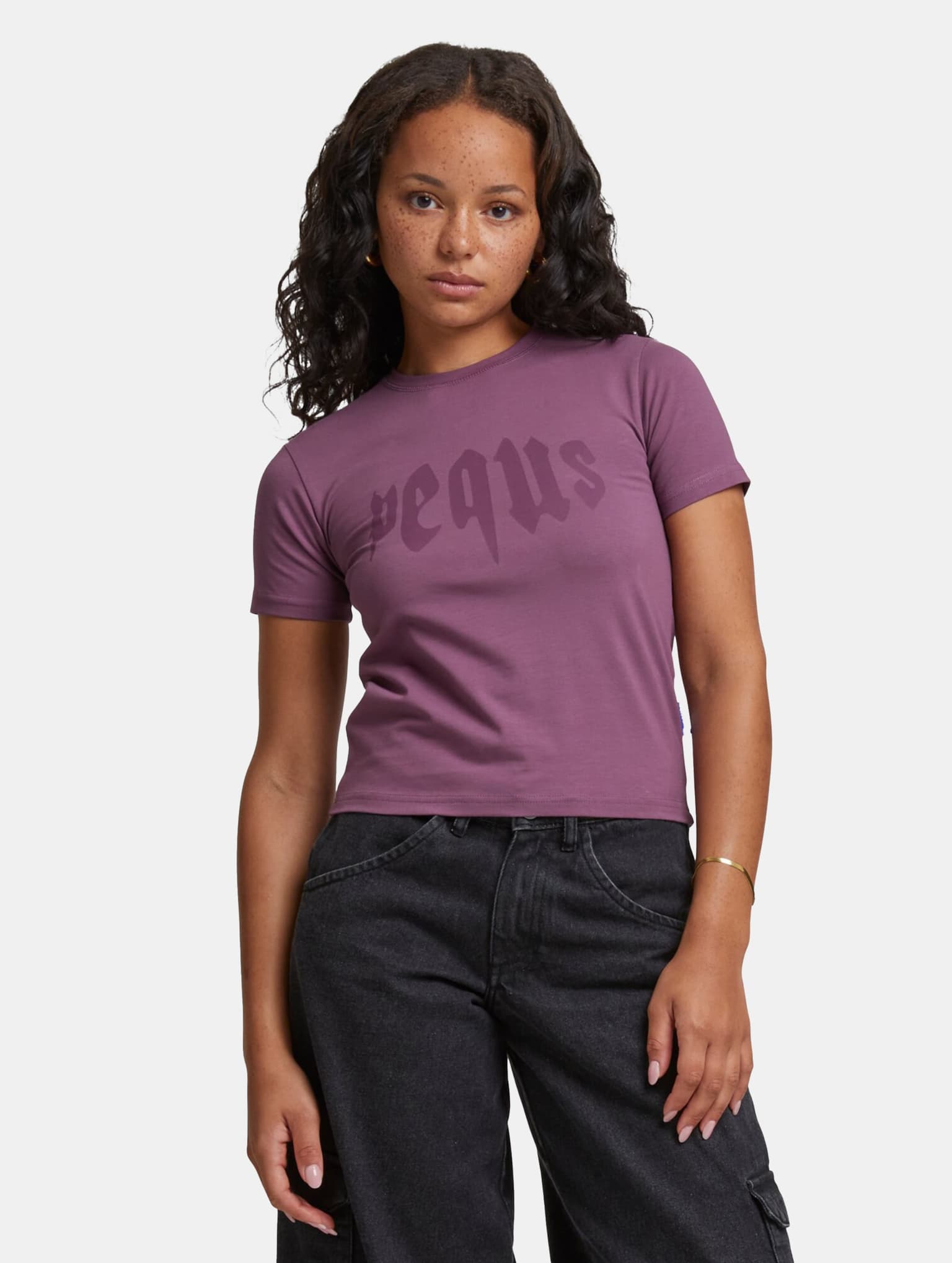 PEQUS Fitted Mythic Logo T-shirt