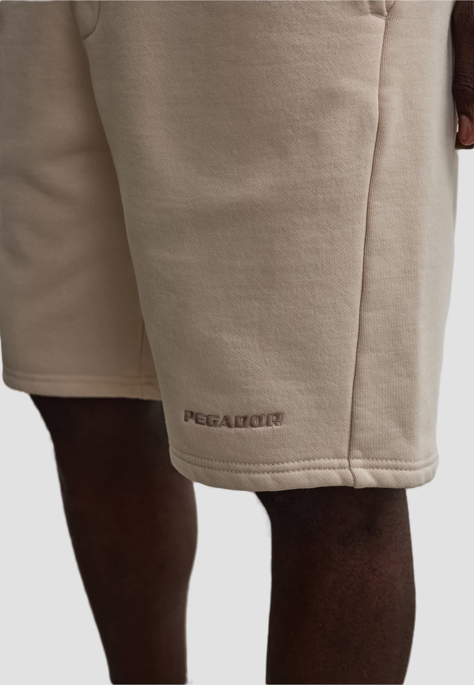 PEGADOR Logo Heavy Sweat Short – Bild 3