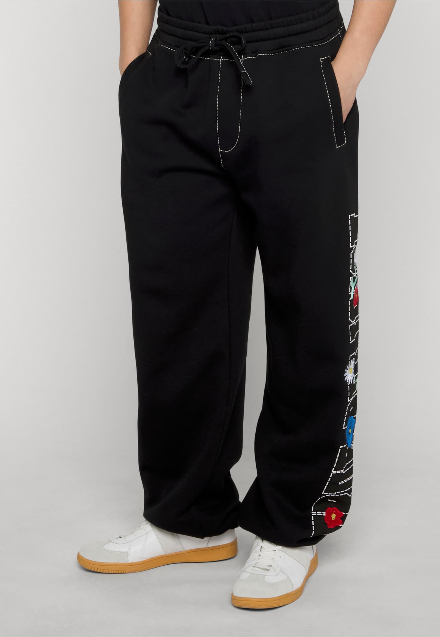True Religion XL LOGO BIG T BAGGY JOGGER