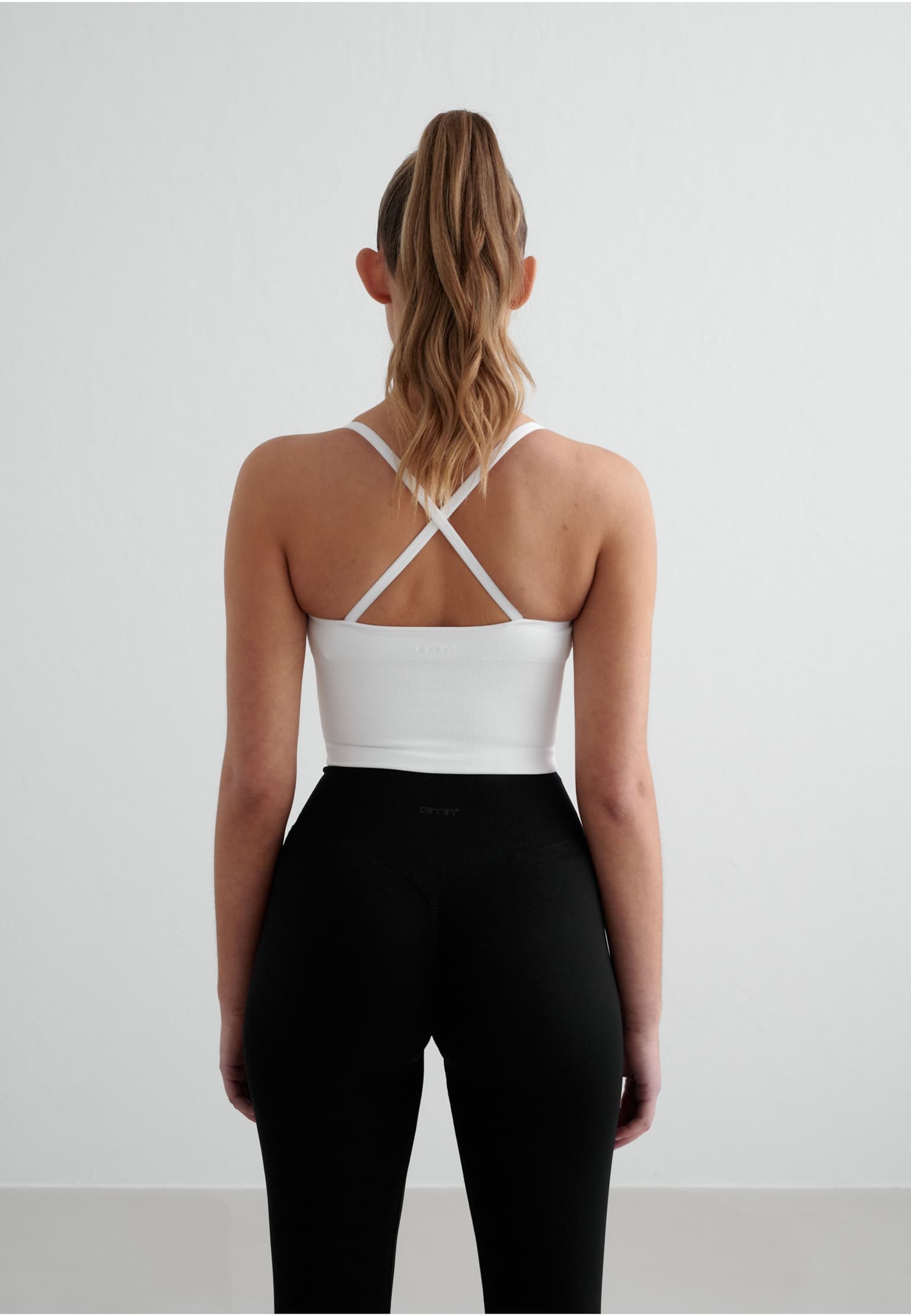aimn Shape Seamless Cross Back Bralette – Bild 2