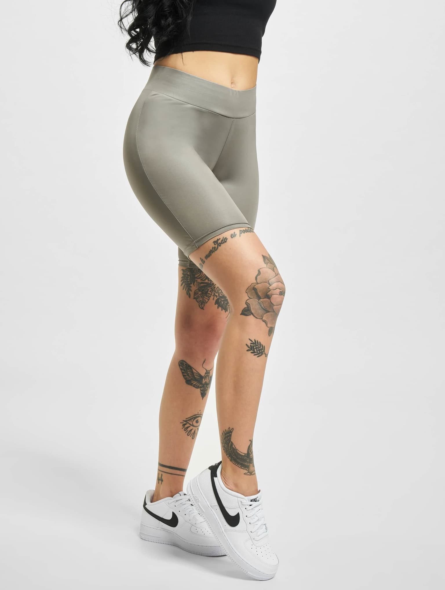 Urban Classics Ladies Synthetic Leather Cycle Short – Bild 3