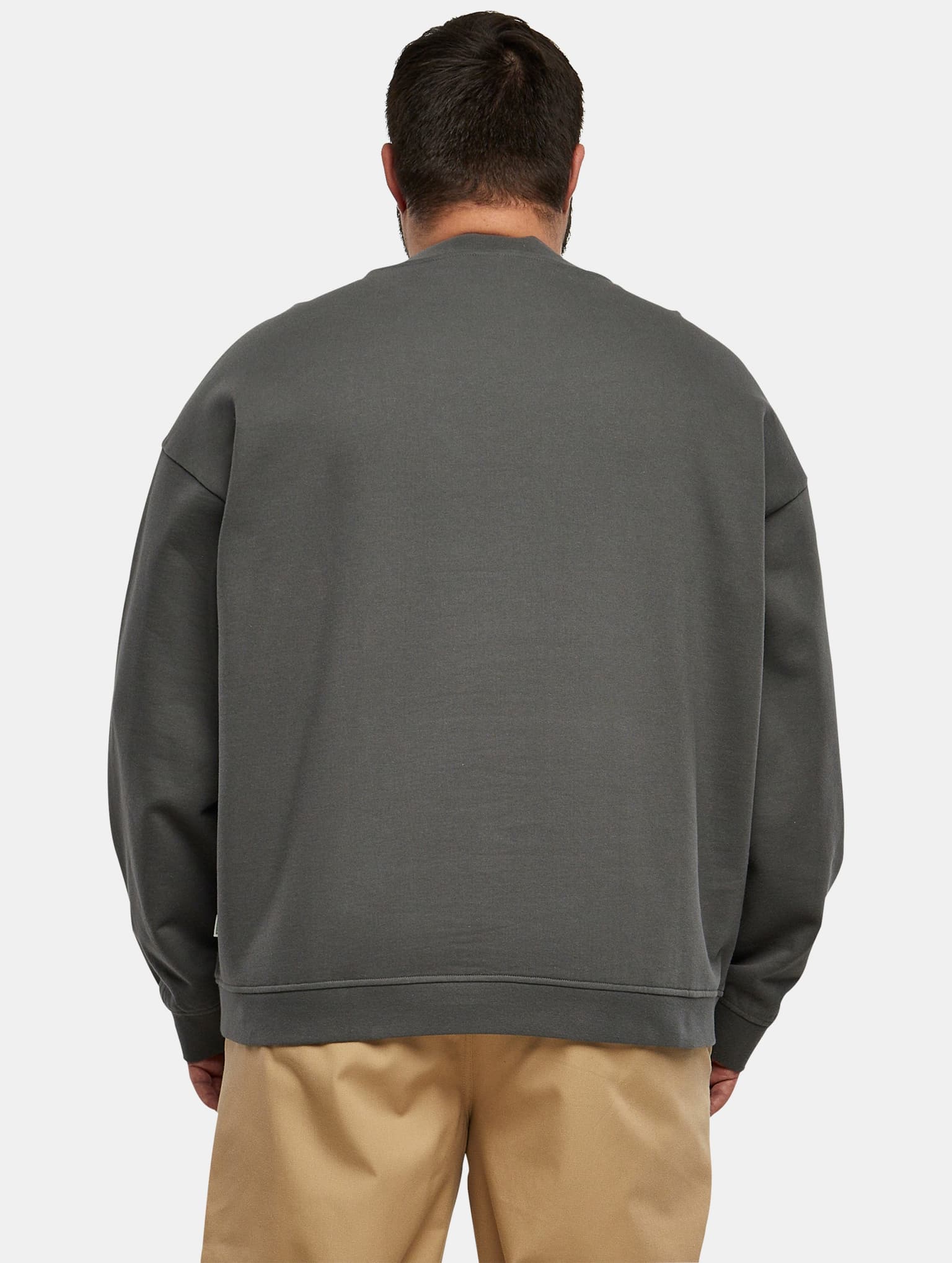 Urban Classics Essentials Boxy Pocket Crew – Bild 2
