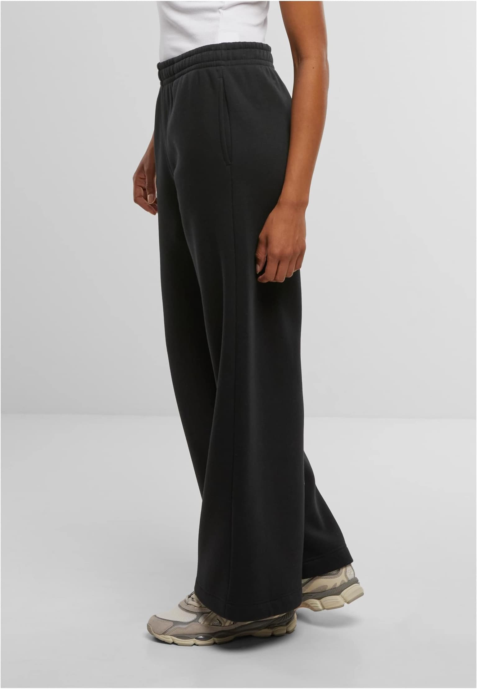 Urban Classics Ladies Fluffy Wideleg Trackpants – Bild 3