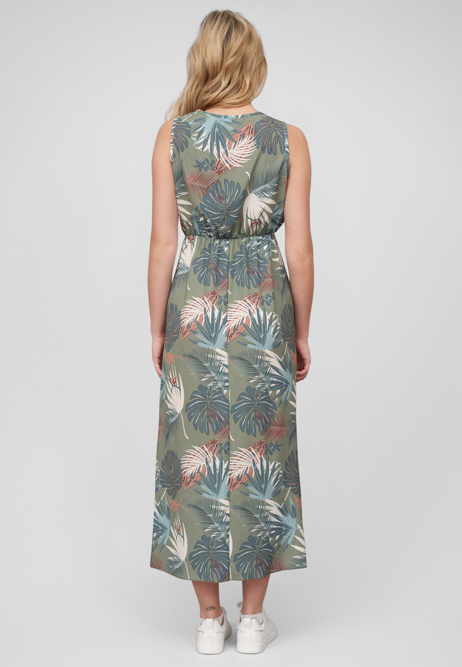 Cloud5ive Maxi Kleid in Wickeloptik mit Tropical All Over Print – Bild 2