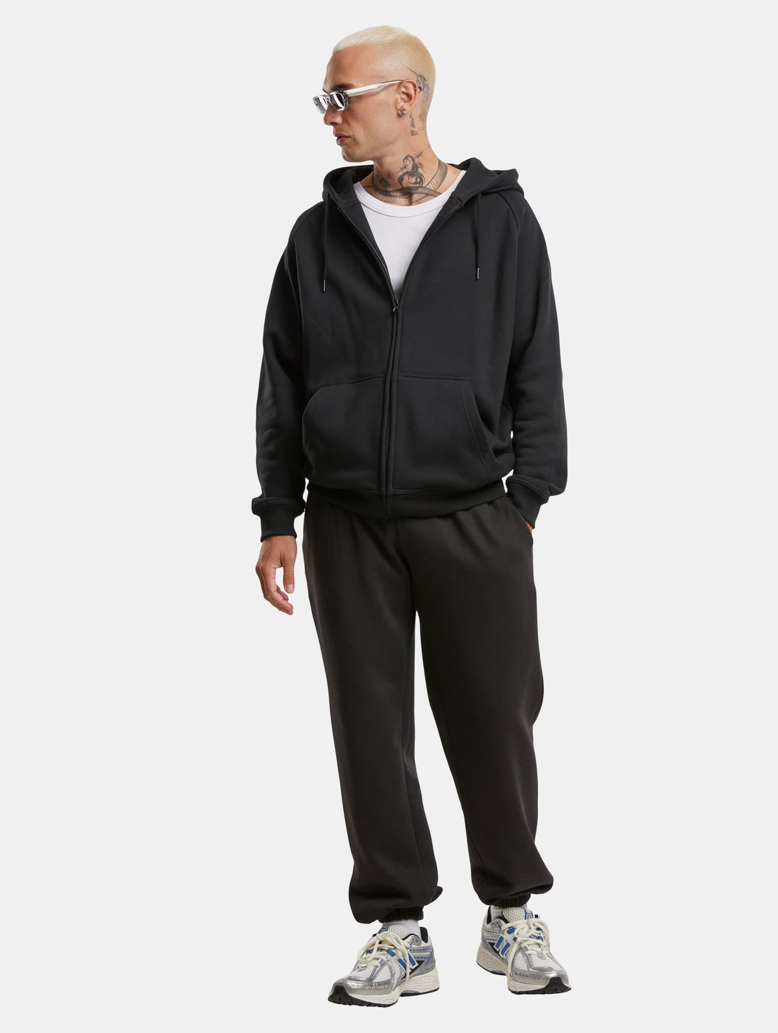 Urban Classics Basic Essential Jogginghose – Bild 4