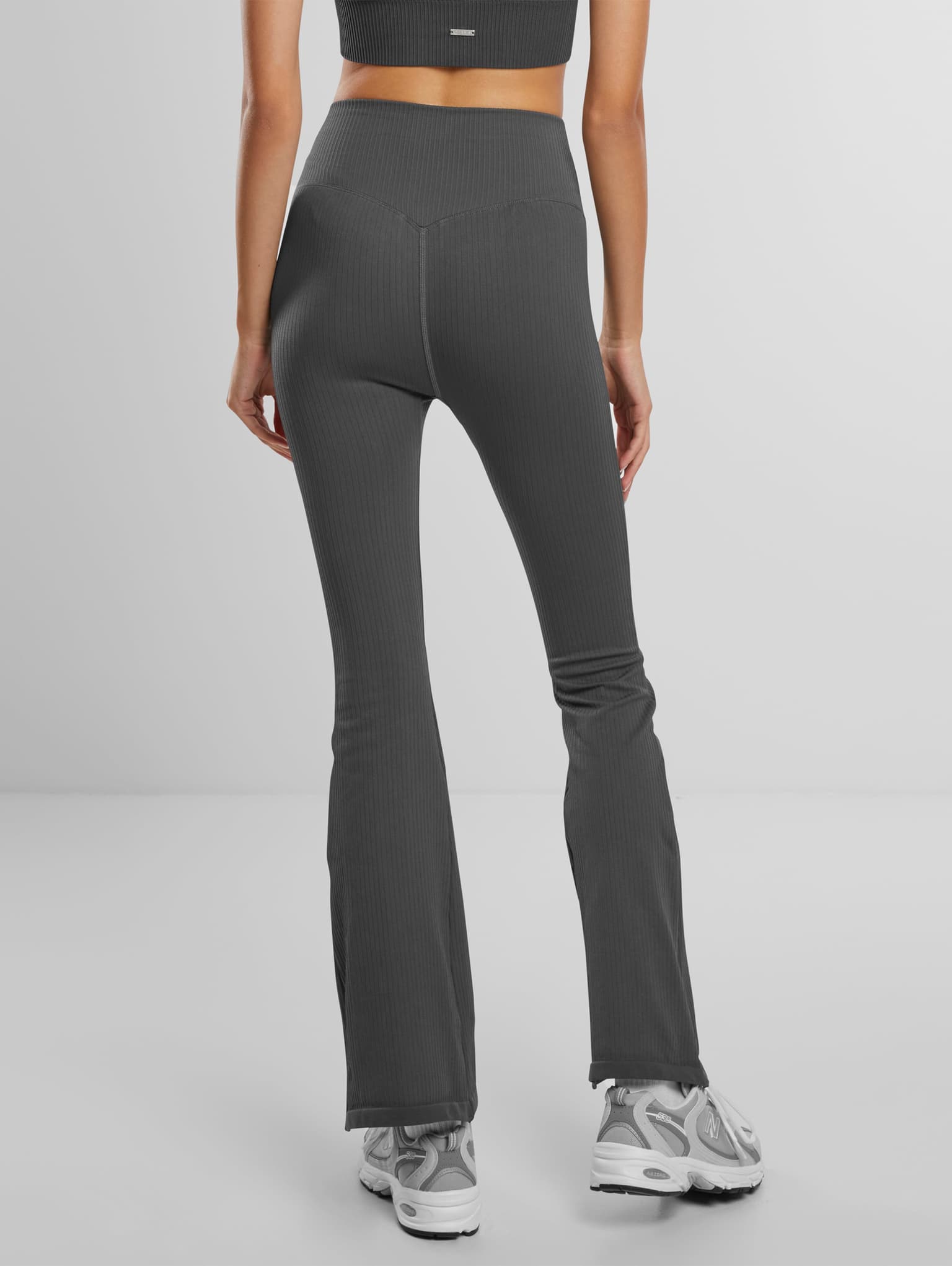 AMN-243-TIG -23080081−073 AIMN Ribbed Seamless Flare Tights – Bild 2