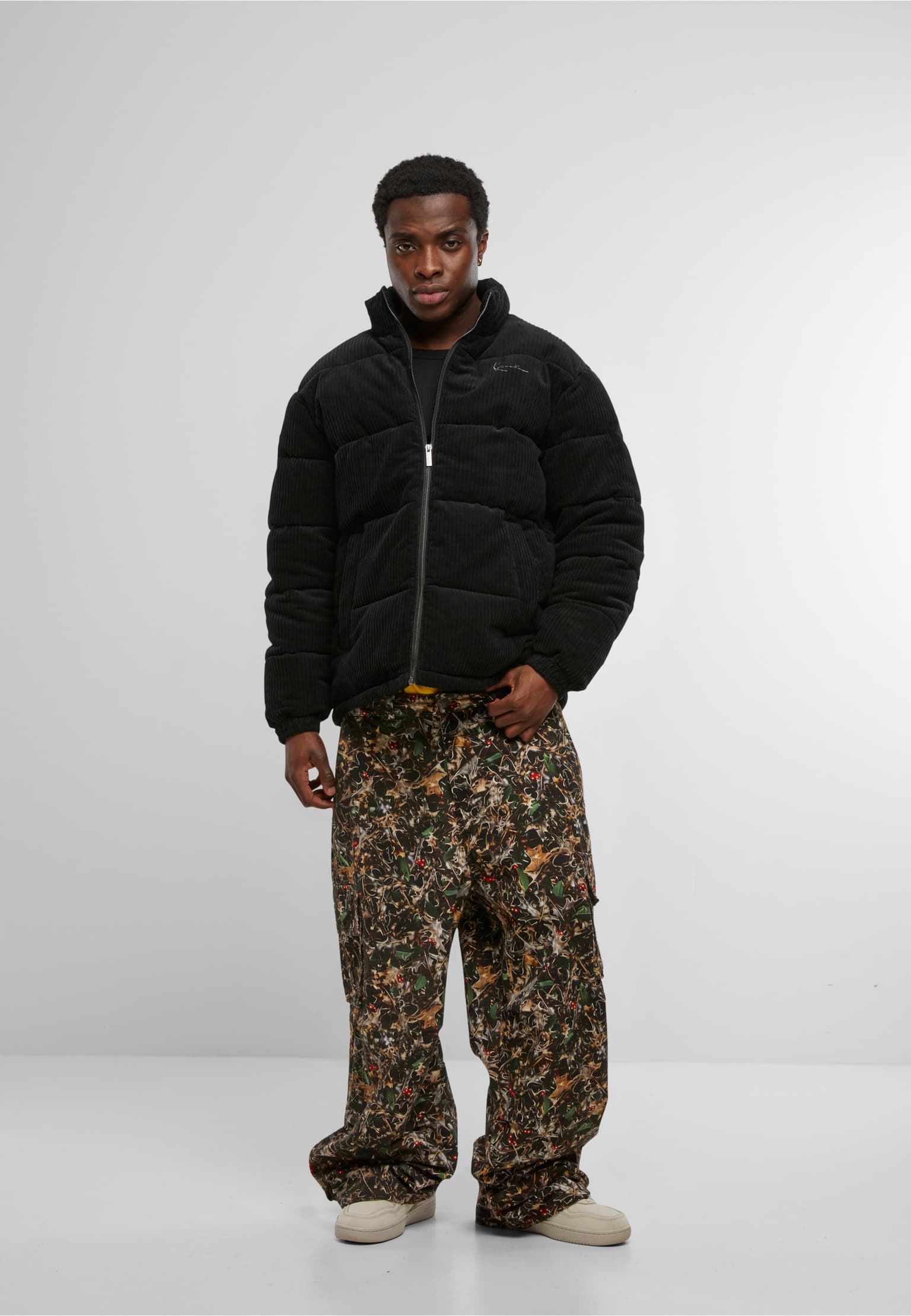 Karl Kani Signature Corduroy Puffer Jacket – Bild 3