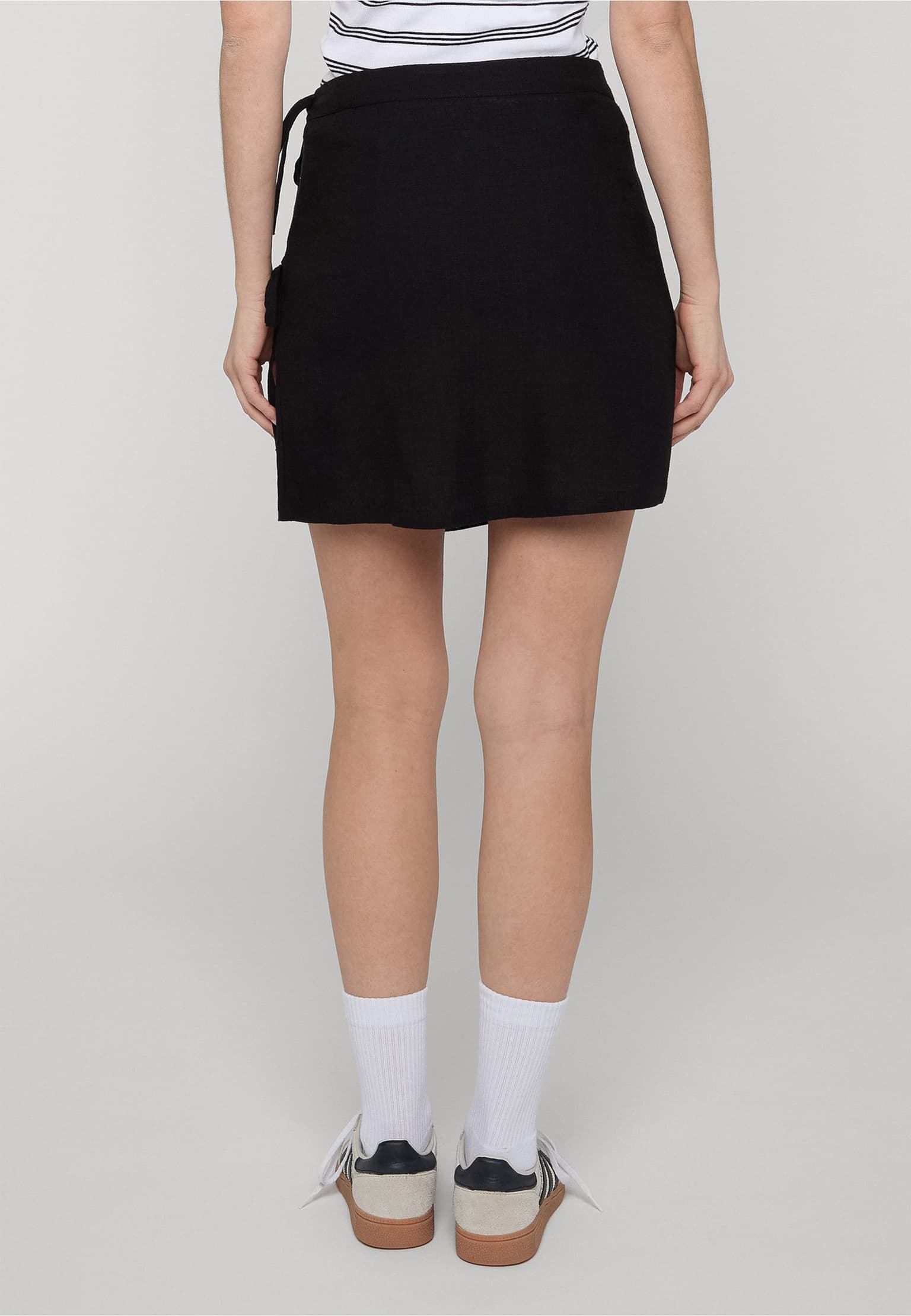 Noisy May NMLEILANI NW SHORT TIE SKIRT WVN FWD – Bild 2