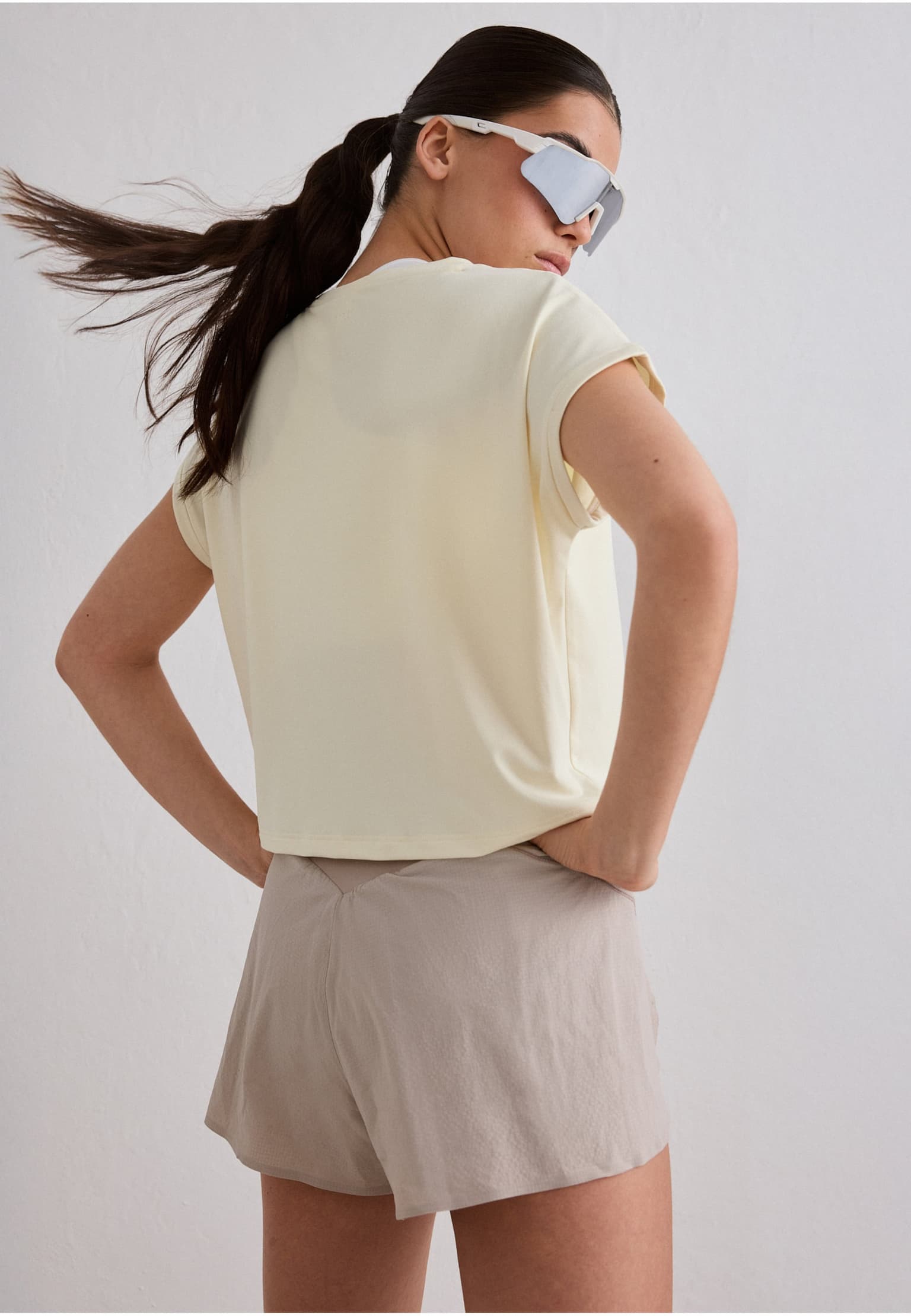 aimn Soft Basic Roll Sleeve Top – Bild 2
