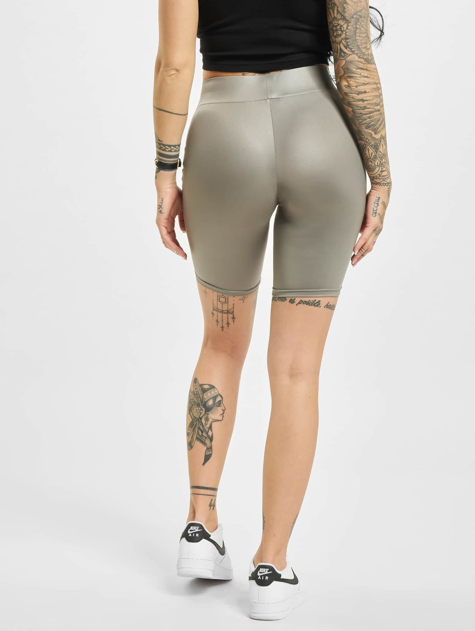 Urban Classics Ladies Synthetic Leather Cycle Short – Bild 2