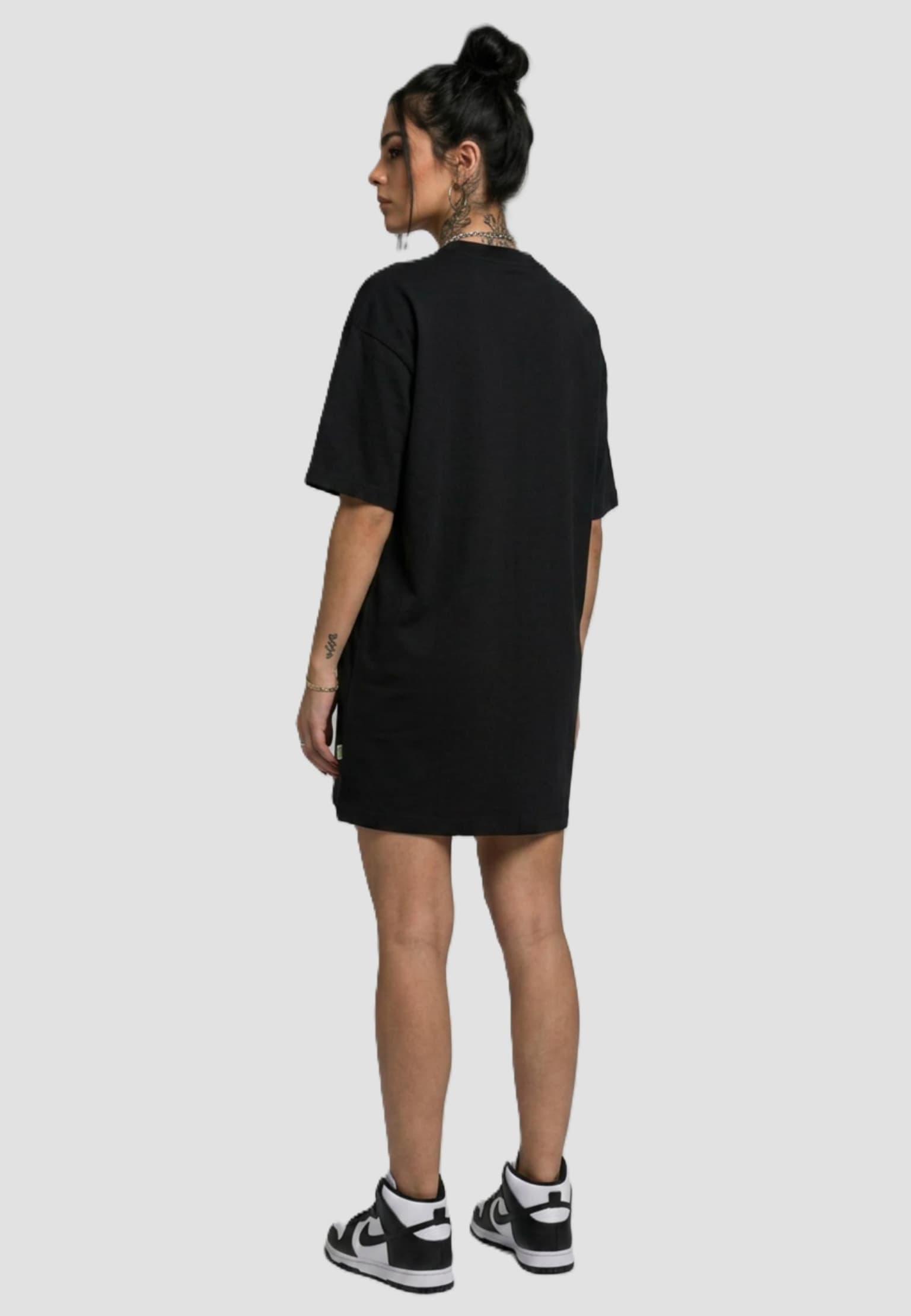 Urban Classics Ladies Essentials Heavy Oversized Tee Dress – Bild 2