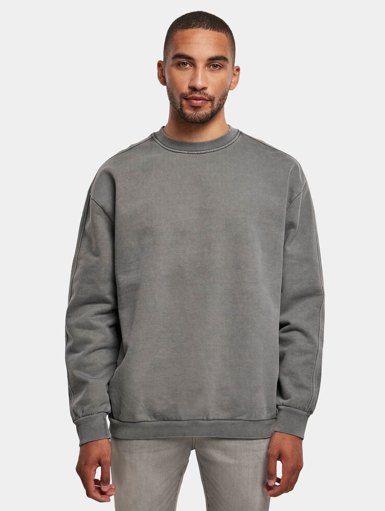 Urban Classics Heavy Terry Garment Dye Crew – Bild 3